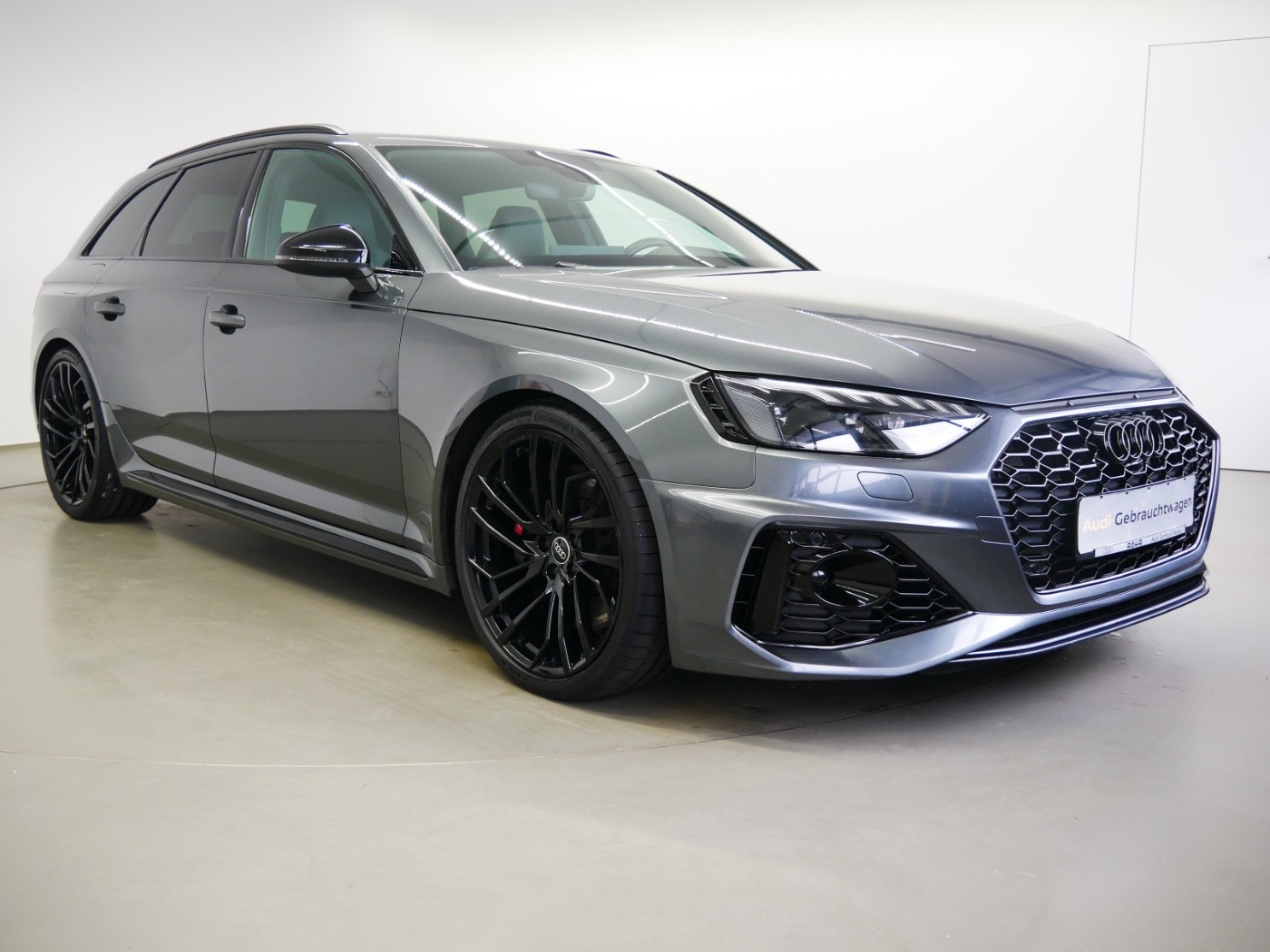 Image about Audi RS 4 Avant TFSI quattro tiptronic