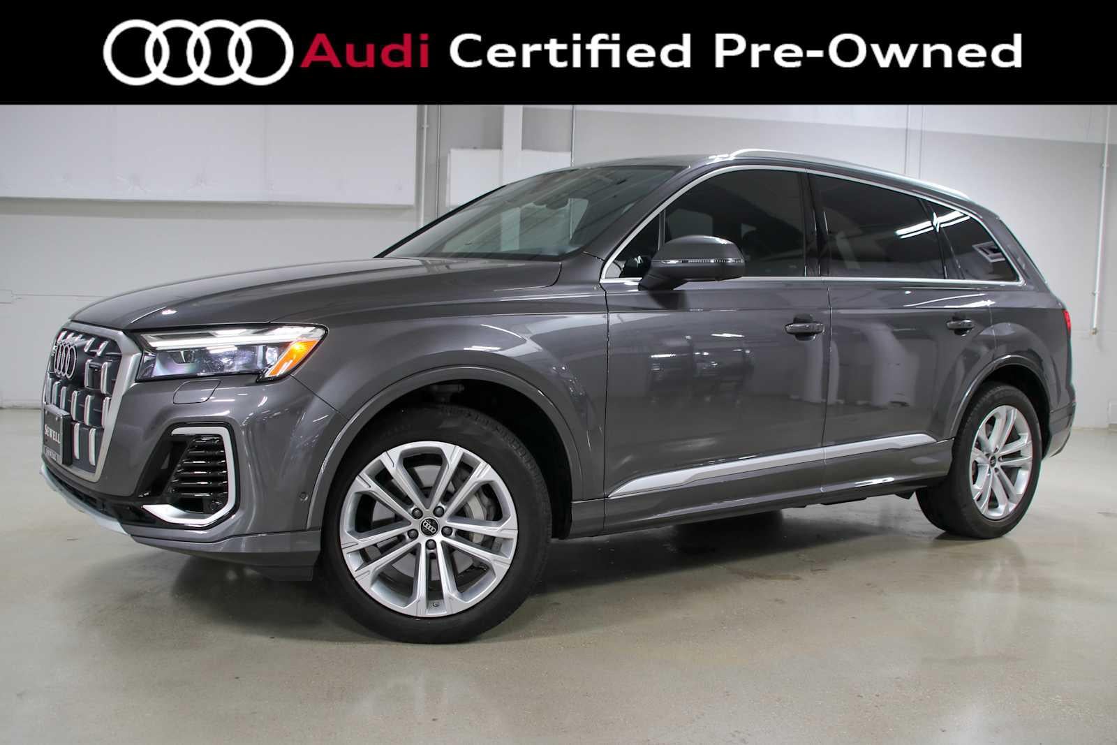 2025 Audi Q7 55 Premium Plus quattro Tiptronic's photo