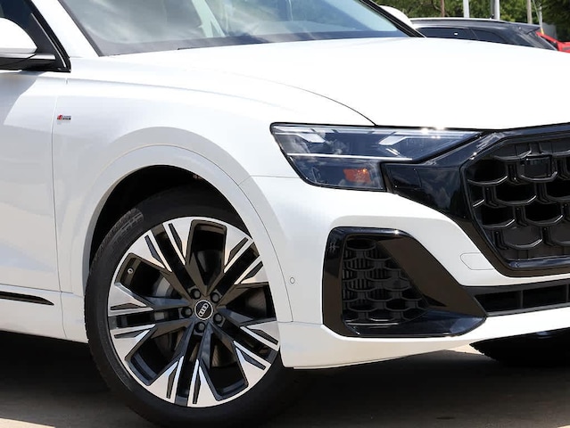 2026 Audi Q8