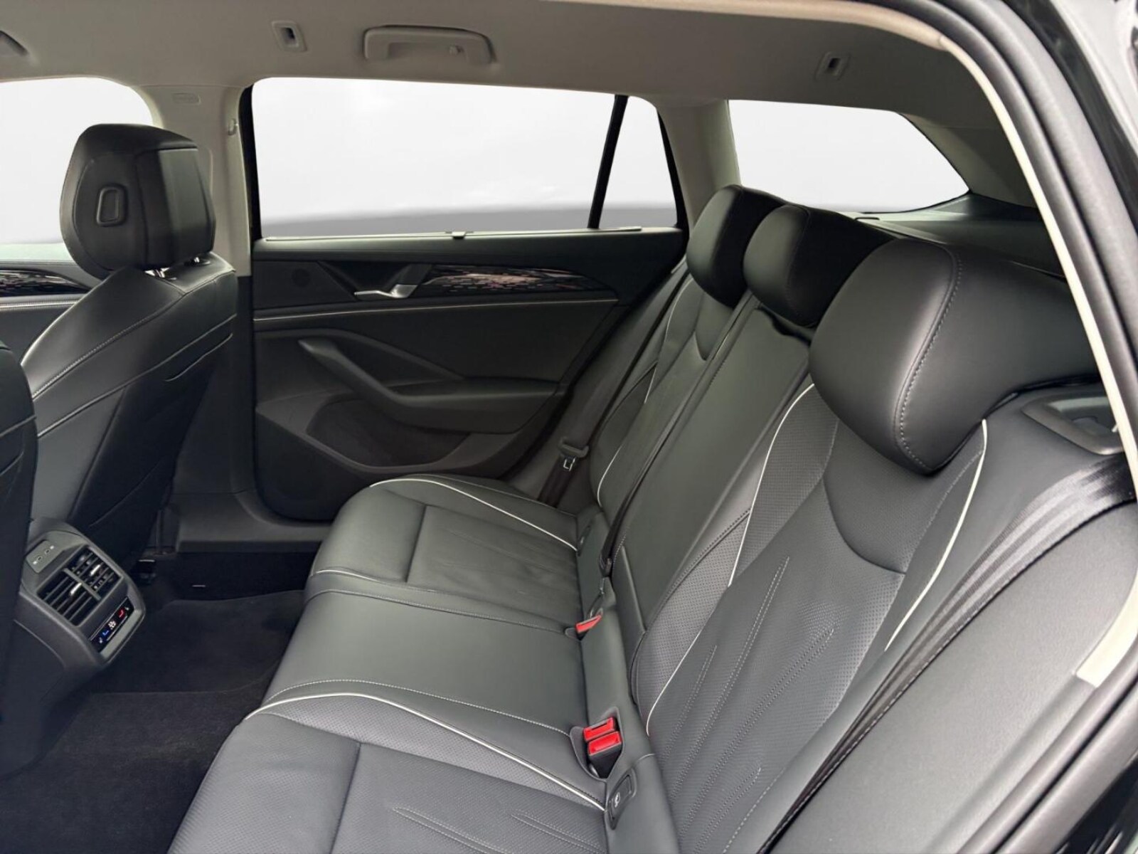 Volkswagen Passat – Bild 8