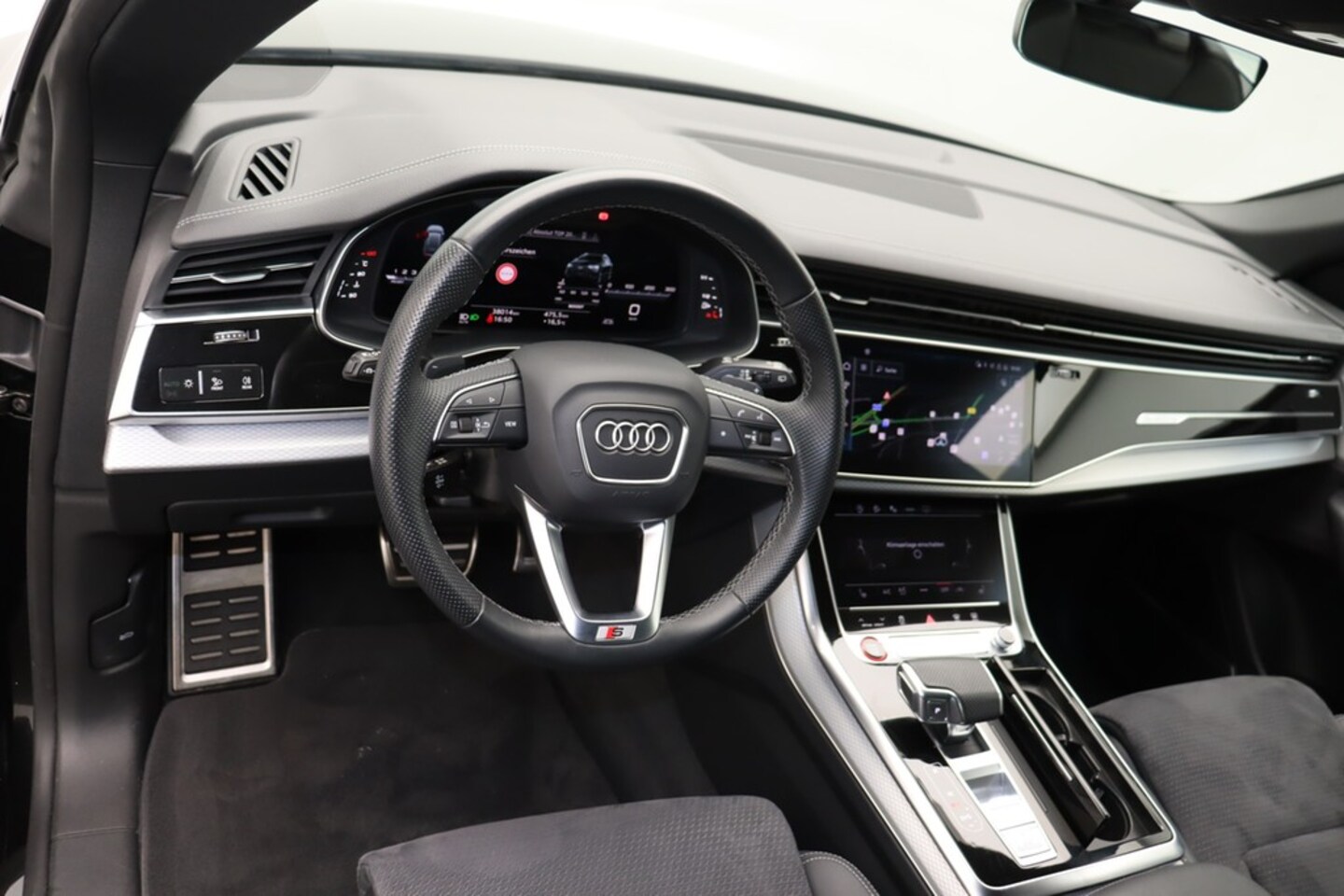 Bild über Audi SQ8 SUV TFSI quattro tiptronic - für weitere Informationen kontaktieren Sie den Audi Partner