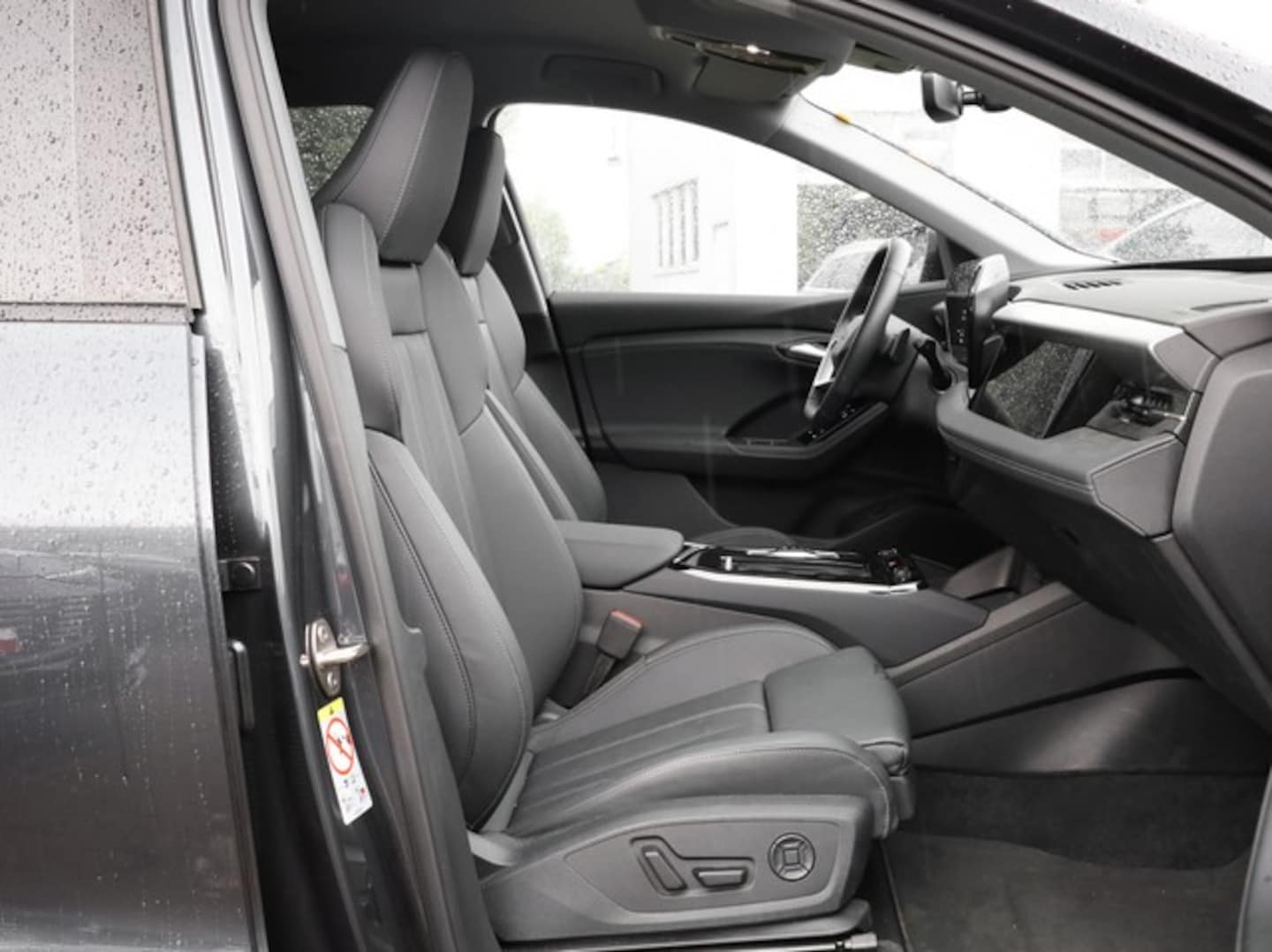 Bild über Audi Q6 SUV e-tron e-tron quattro - für weitere Informationen kontaktieren Sie den Audi Partner