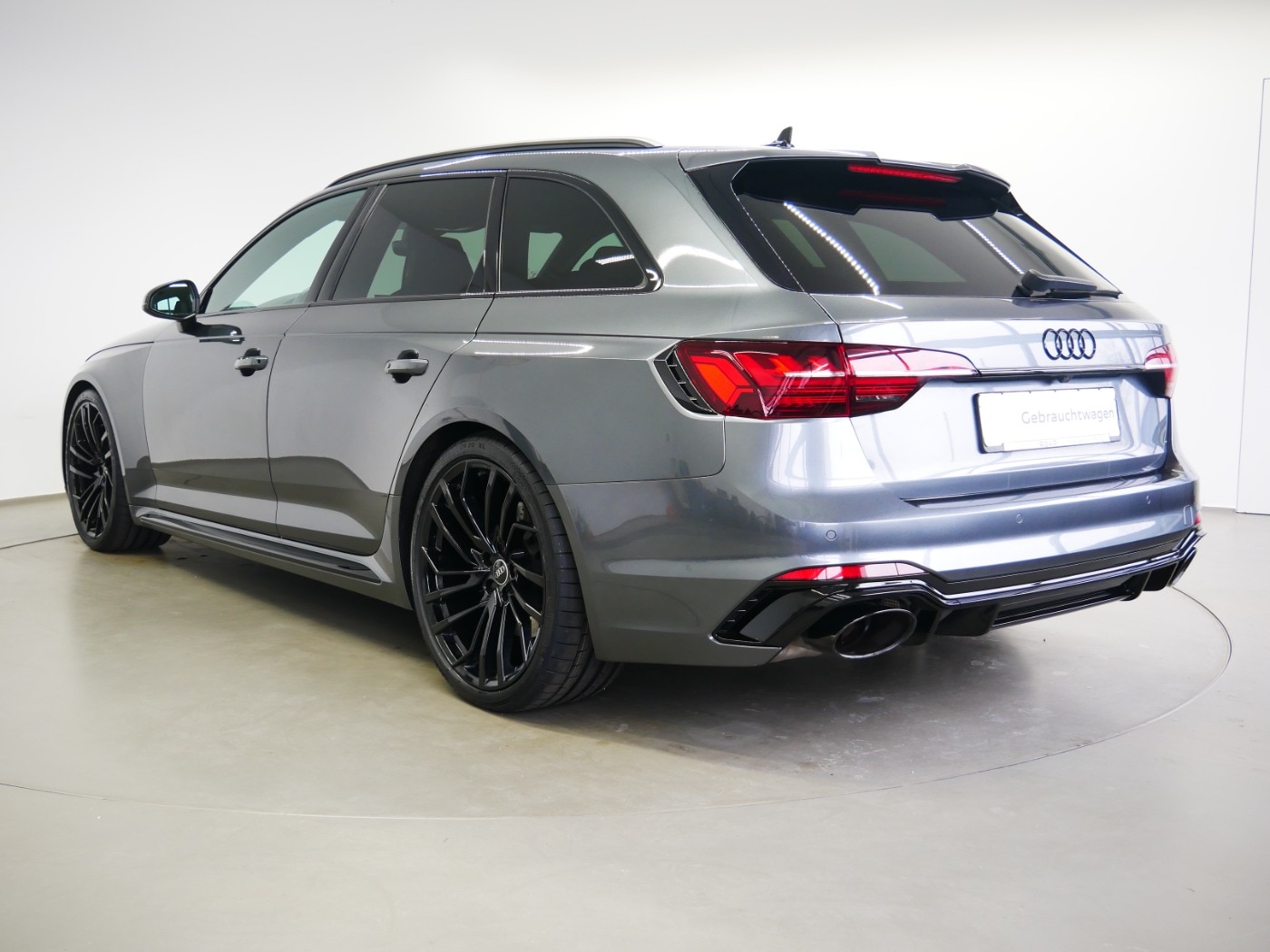 Image about Audi RS 4 Avant TFSI quattro tiptronic