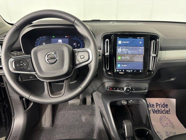 2025 Volvo XC40
