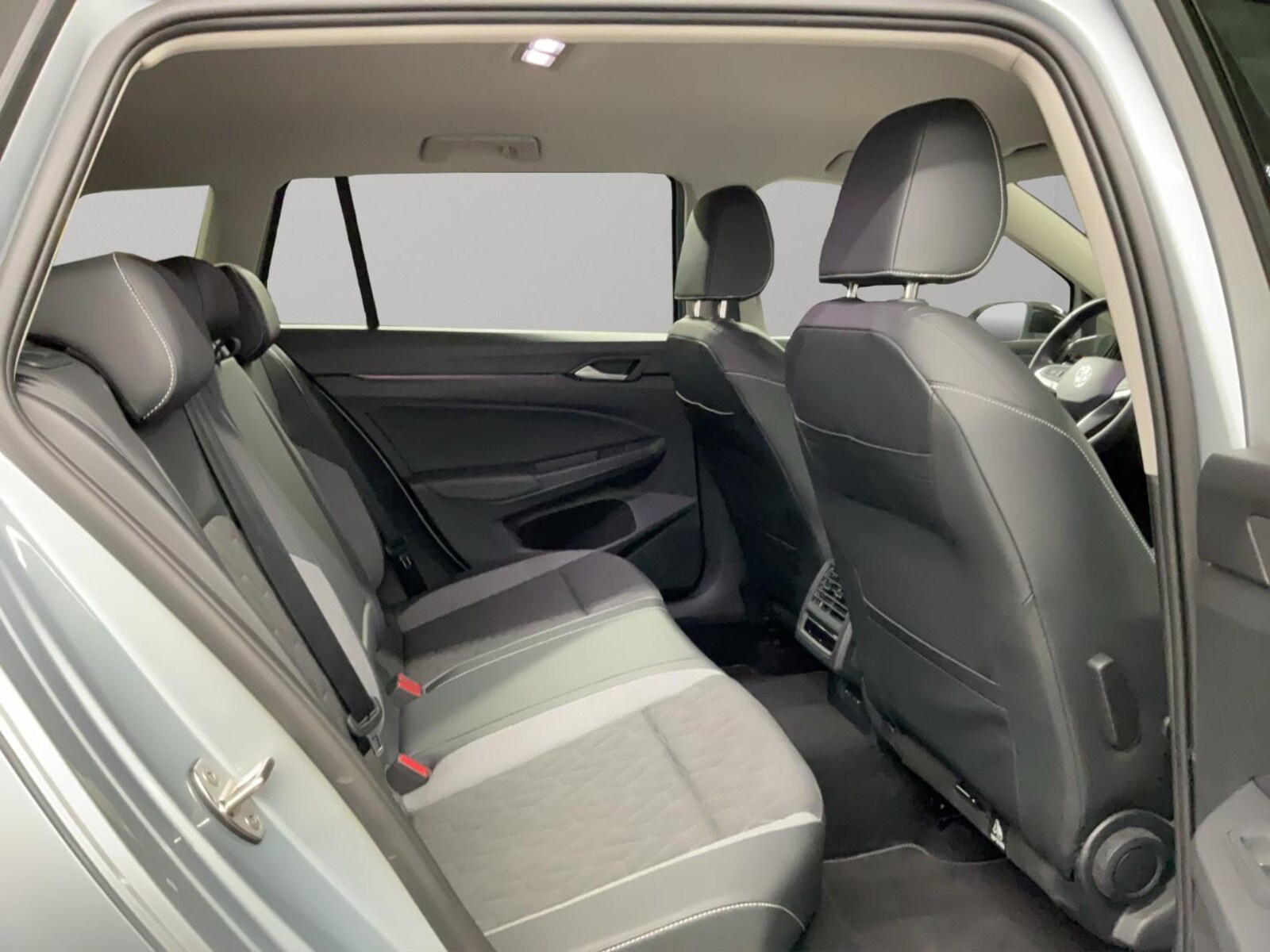 Volkswagen Golf Variant – Bild 7