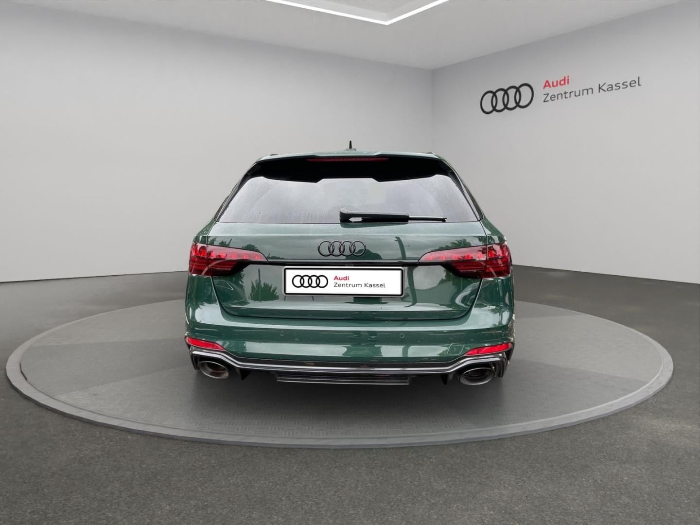 Bild über Audi RS 4 Avant TFSI quattro tiptronic - für weitere Informationen kontaktieren Sie den Audi Partner