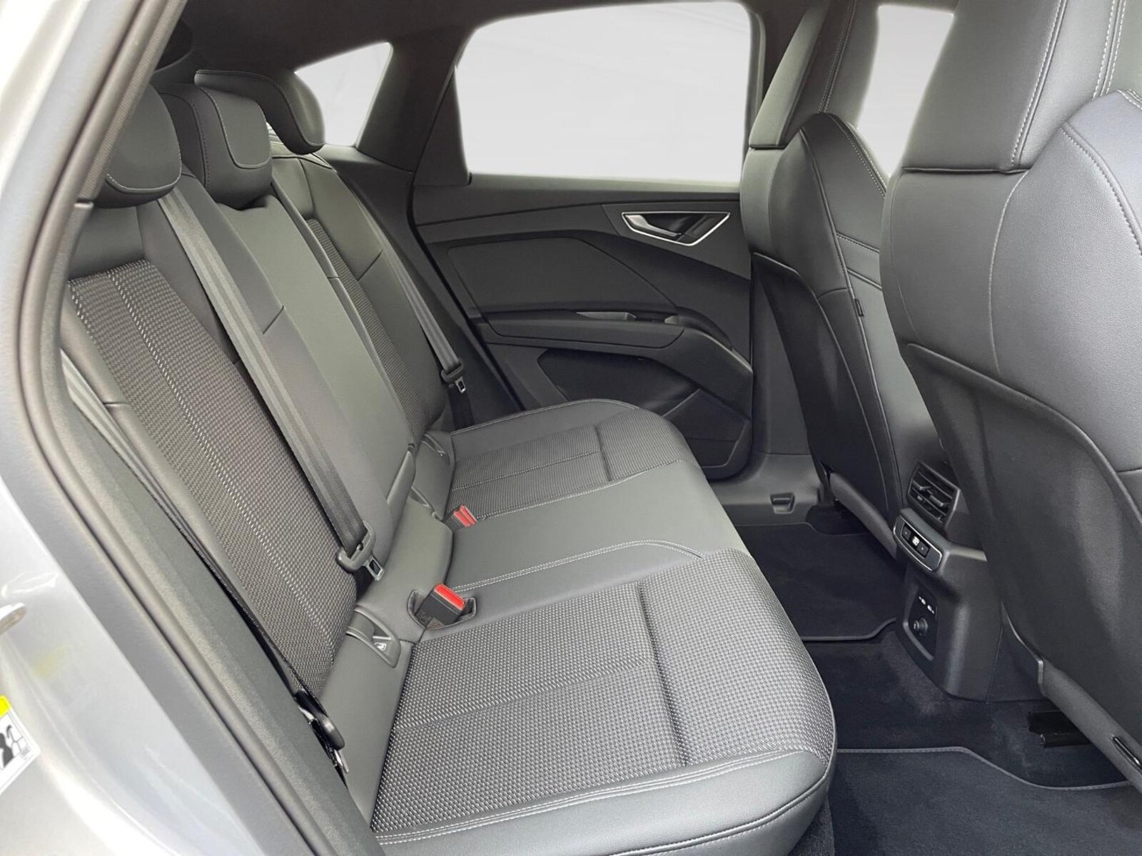 Audi Q4 Sportback e-tron – Bild 10
