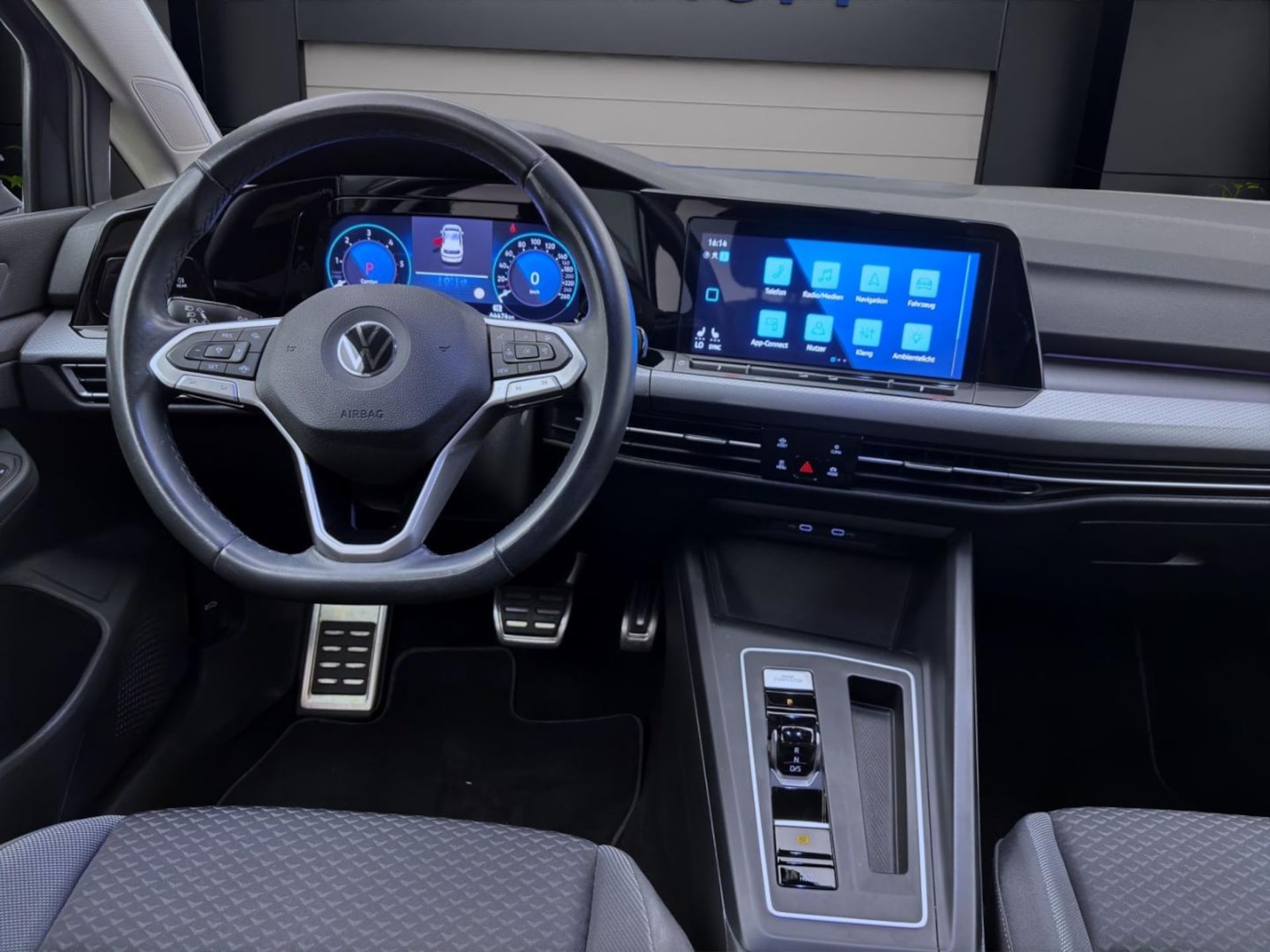 Volkswagen Golf Active