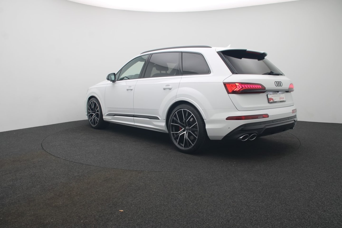 Bild über Audi SQ7 competition plus TFSI quattro tiptronic - für weitere Informationen kontaktieren Sie den Audi Partner