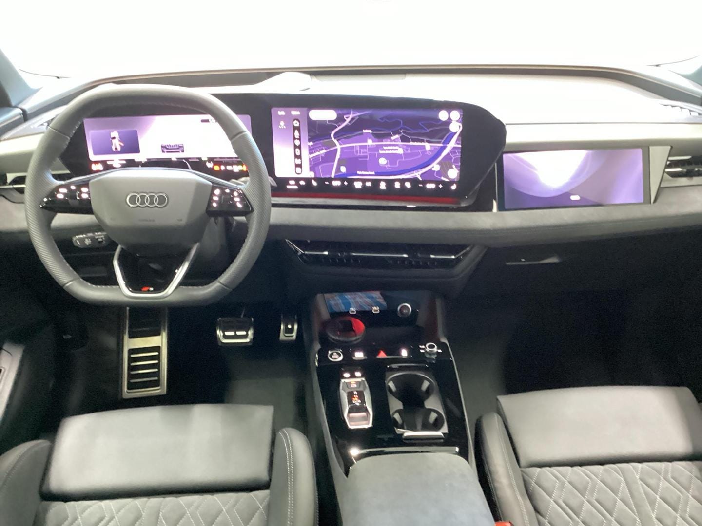 Bild über Audi Q6 Sportback e-tron S line business e-tron quattro 315 kW - für weitere Informationen kontaktieren Sie den Audi Partner