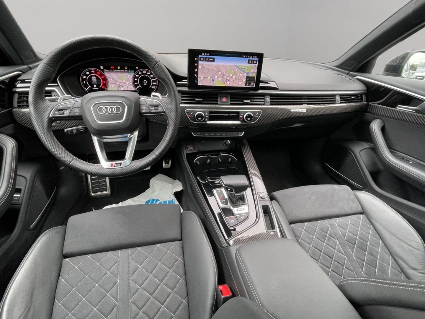 Bild über Audi RS 4 Avant TFSI quattro tiptronic - für weitere Informationen kontaktieren Sie den Audi Partner