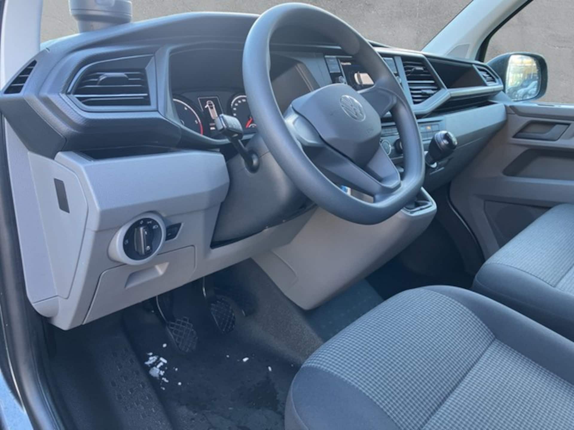 Volkswagen T6.1 Transporter Kombi langer Radstand