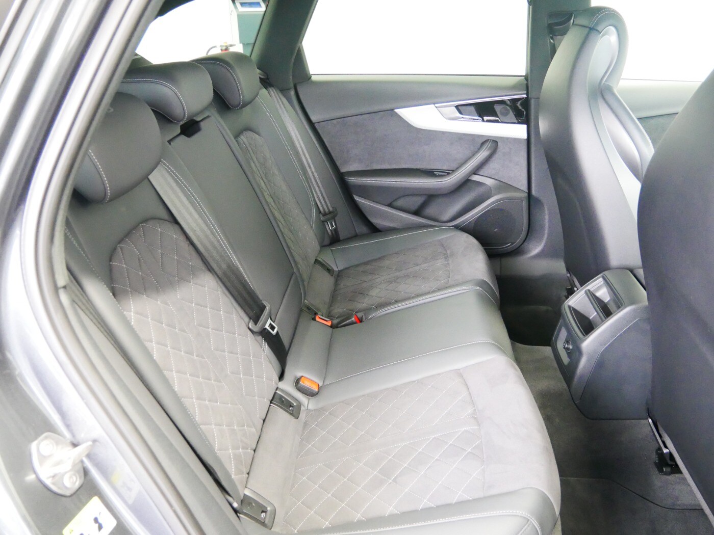 Image about Audi RS 4 Avant TFSI quattro tiptronic