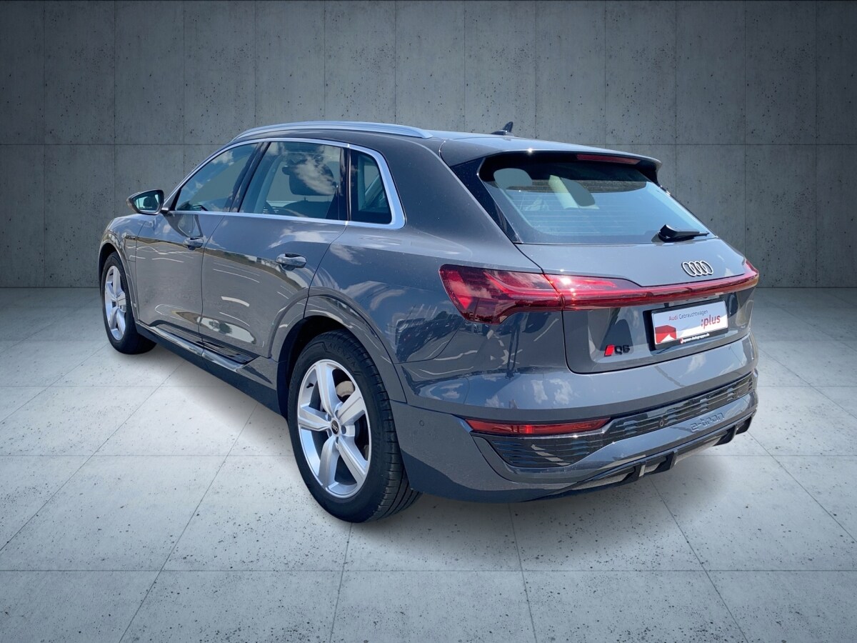 Image about Audi Q8 e-tron S line 50 e-tron quattro