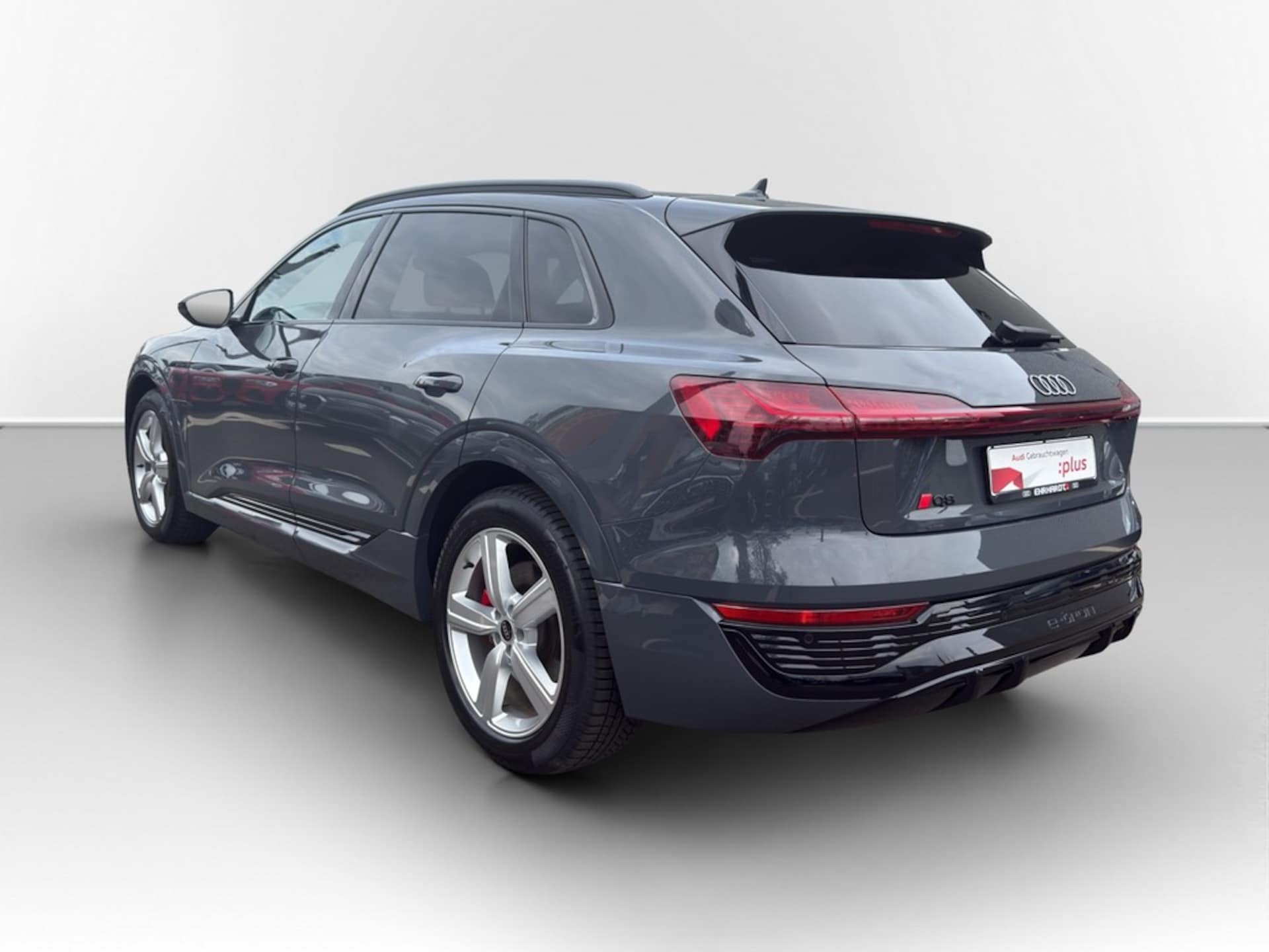 Audi Q8 e-tron S line