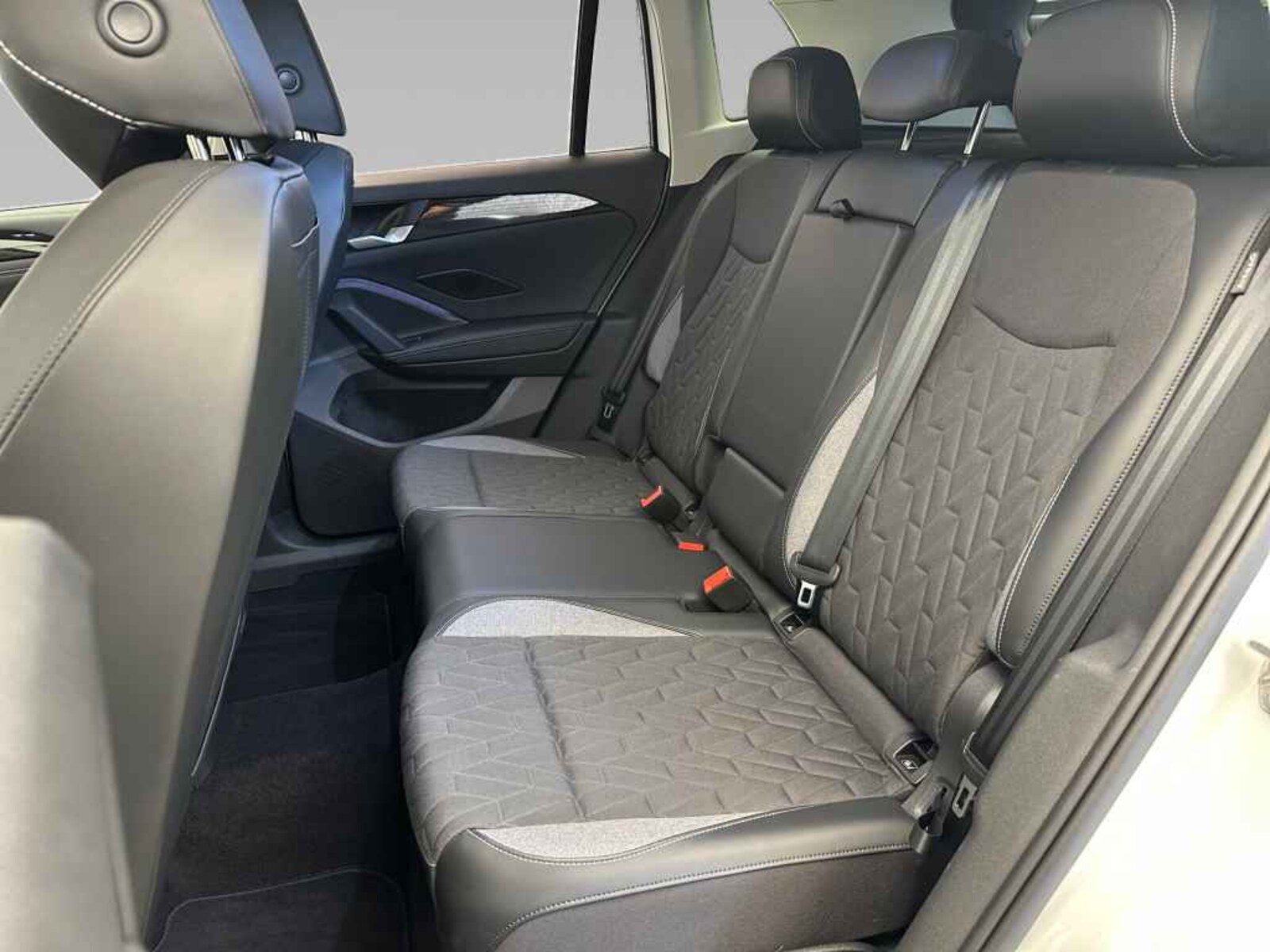 Volkswagen Tiguan – Bild 13
