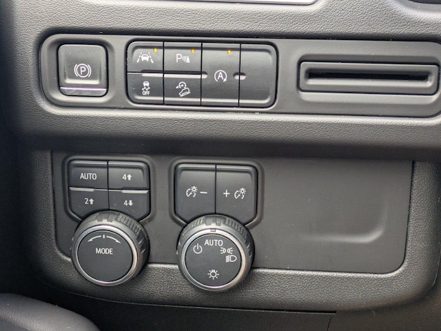 2024 Chevrolet Suburban Premier - Photo 37