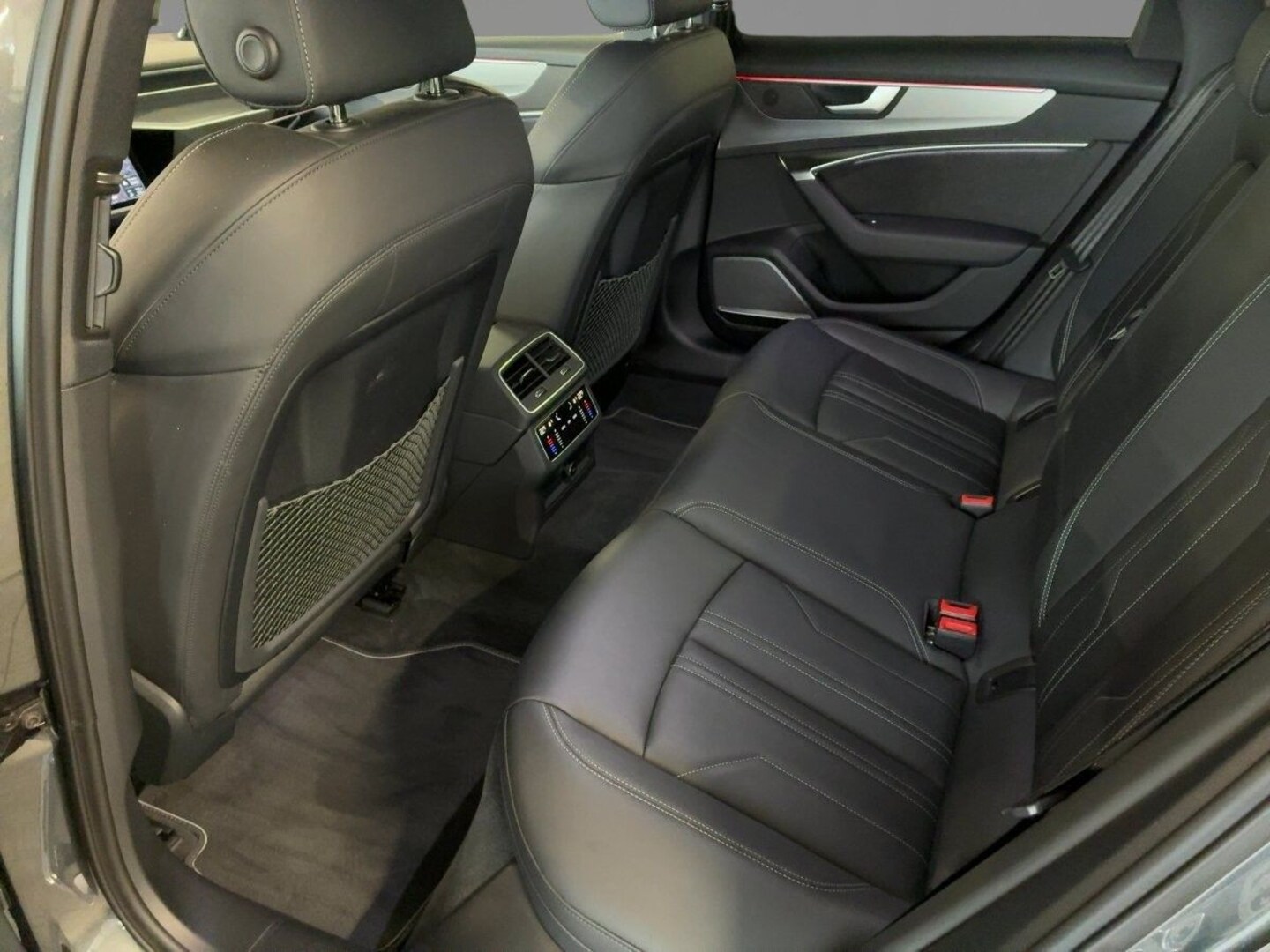 Bild über Audi S6 Avant TDI quattro tiptronic - für weitere Informationen kontaktieren Sie den Audi Partner