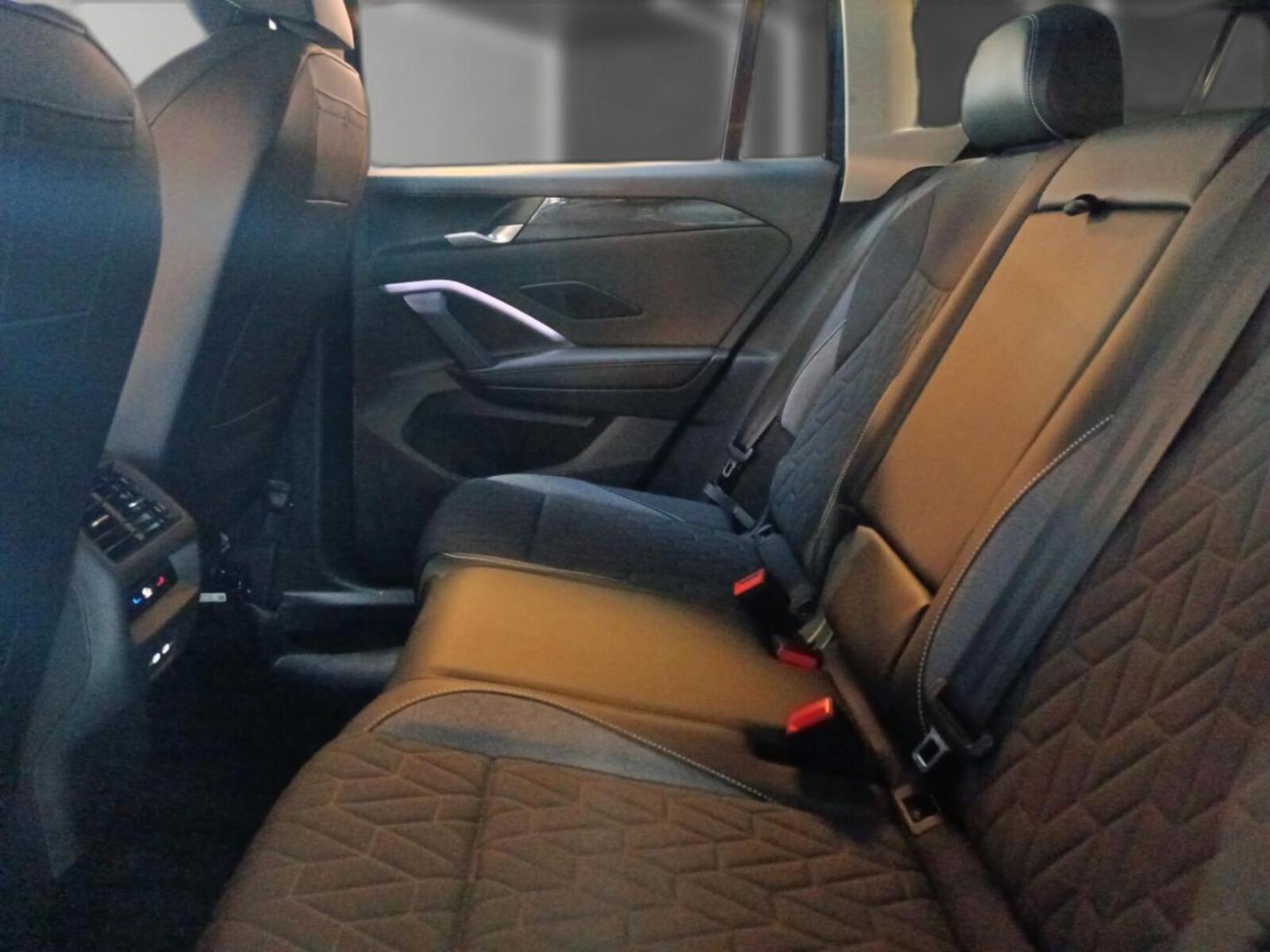 Volkswagen Tiguan – Bild 17