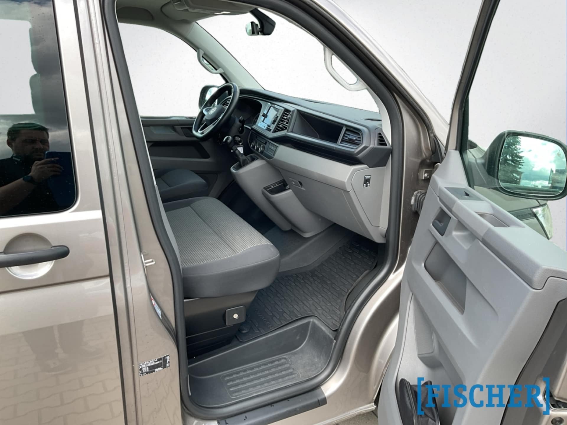 Volkswagen T6.1 Transporter Kombi kurzer Radstand