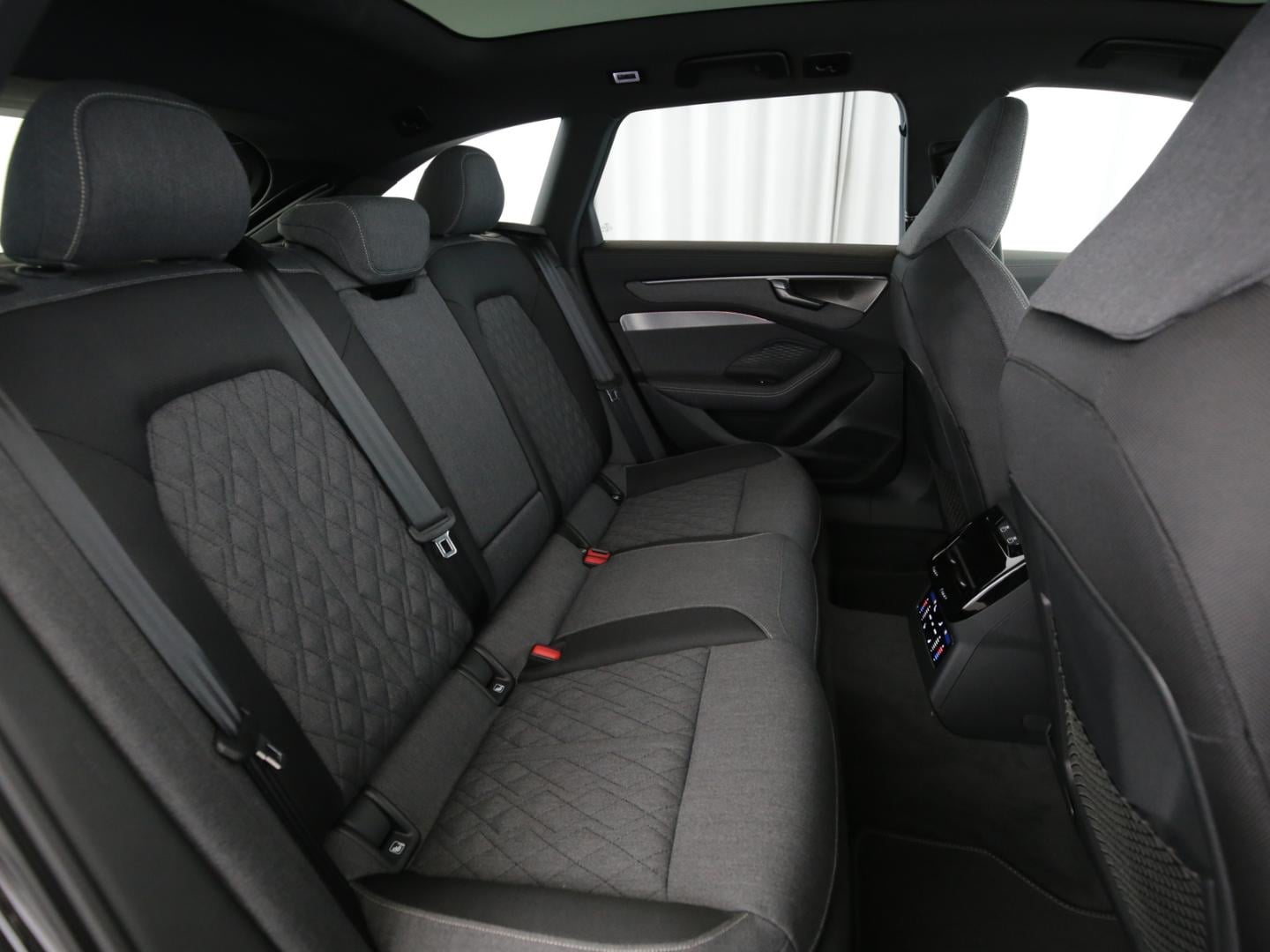 Bild über Audi A6 Avant edition one TDI quattro 150 kW S tronic - für weitere Informationen kontaktieren Sie den Audi Partner