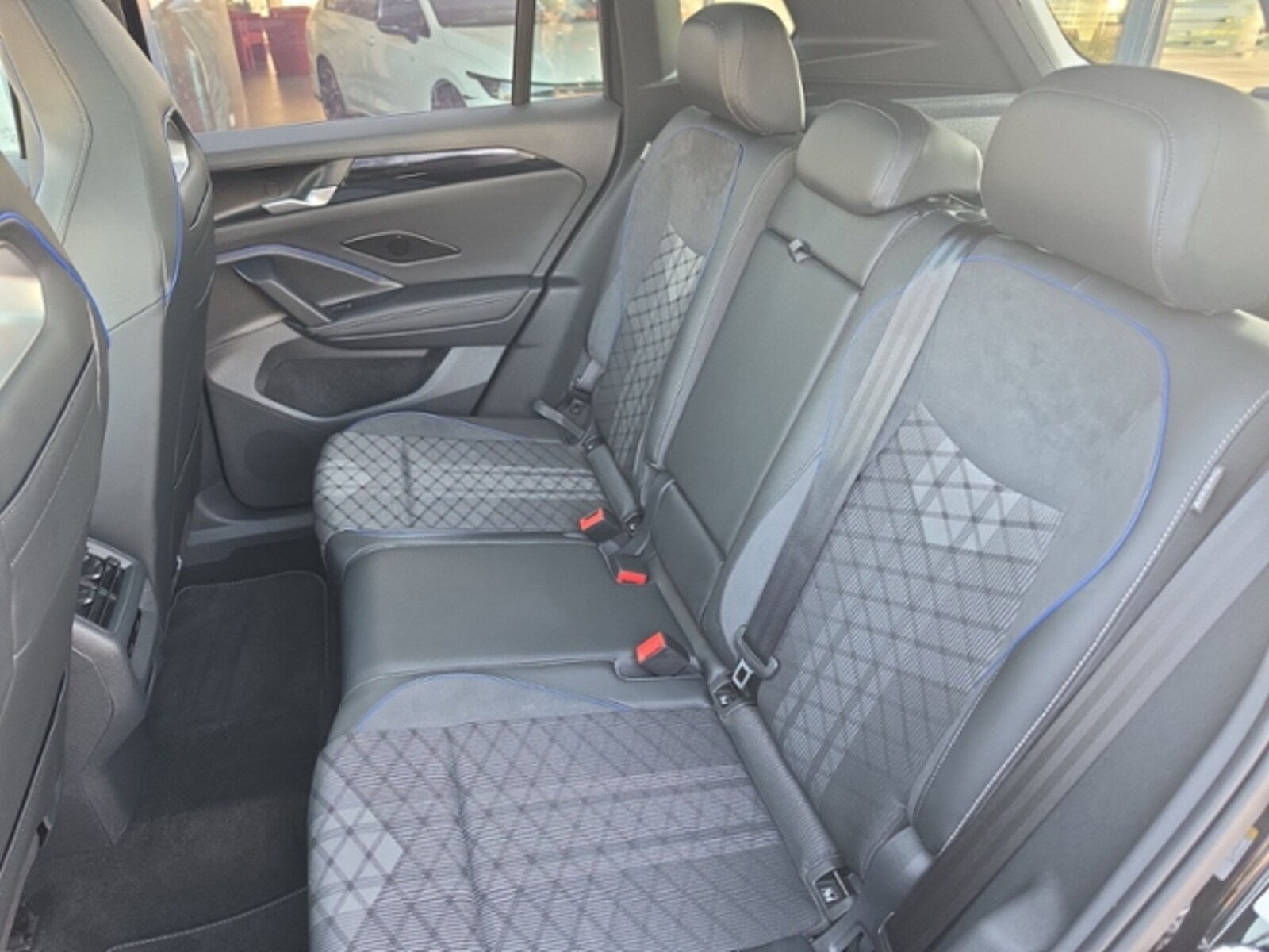 Volkswagen Tiguan – Bild 11