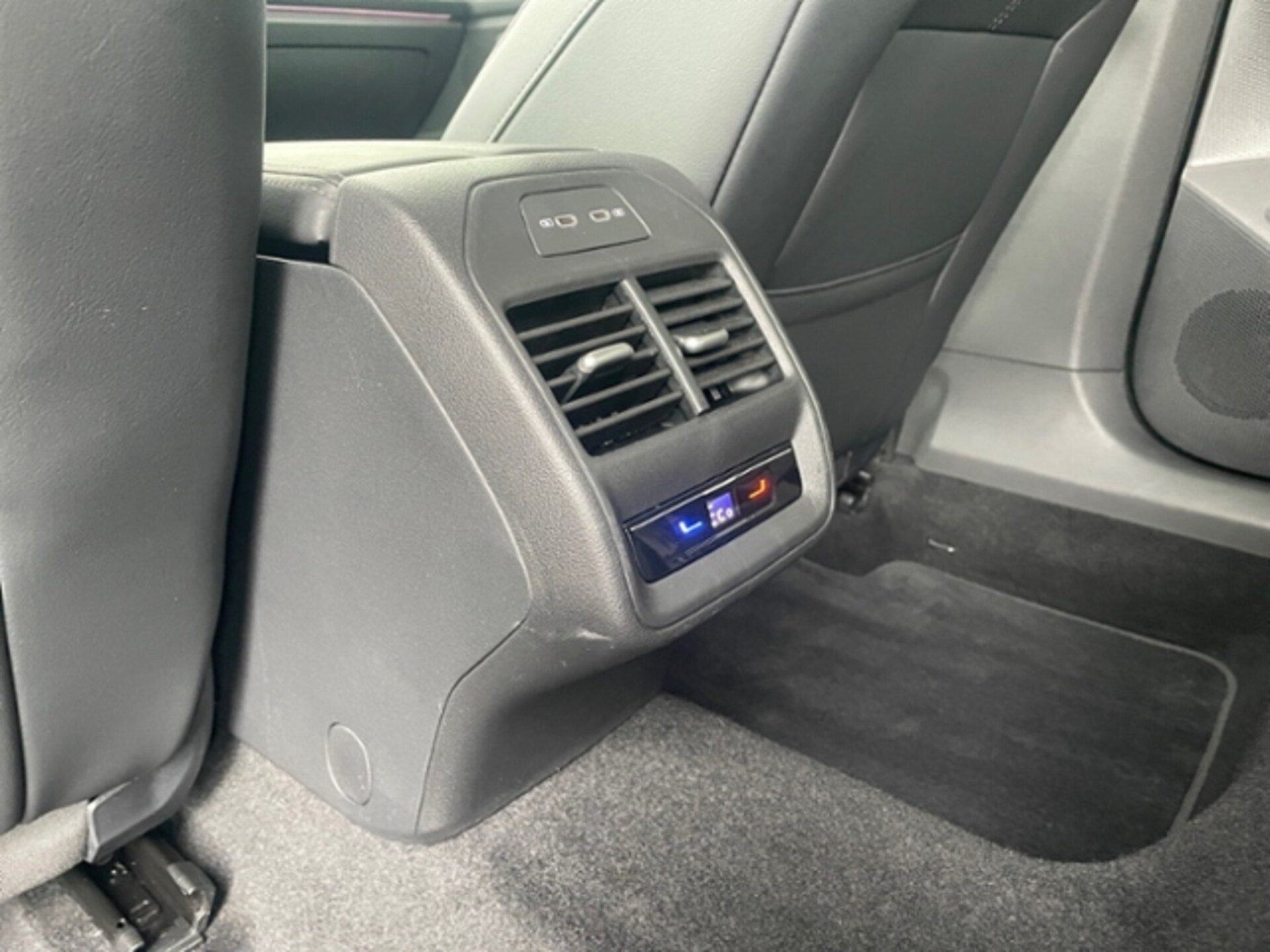 Volkswagen Passat Elegance