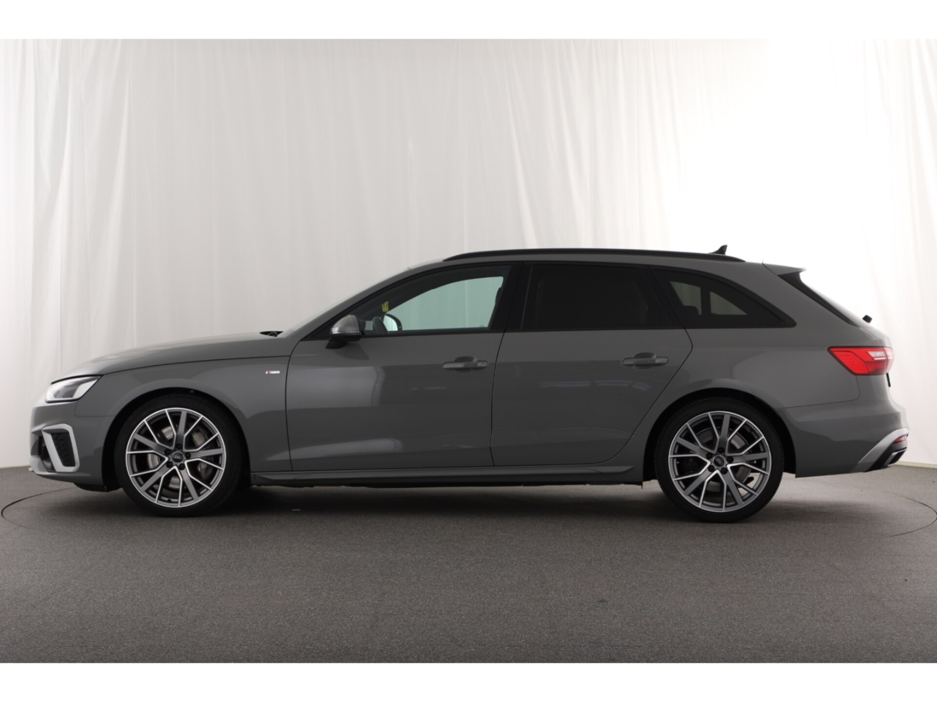 Audi A4 Avant S line