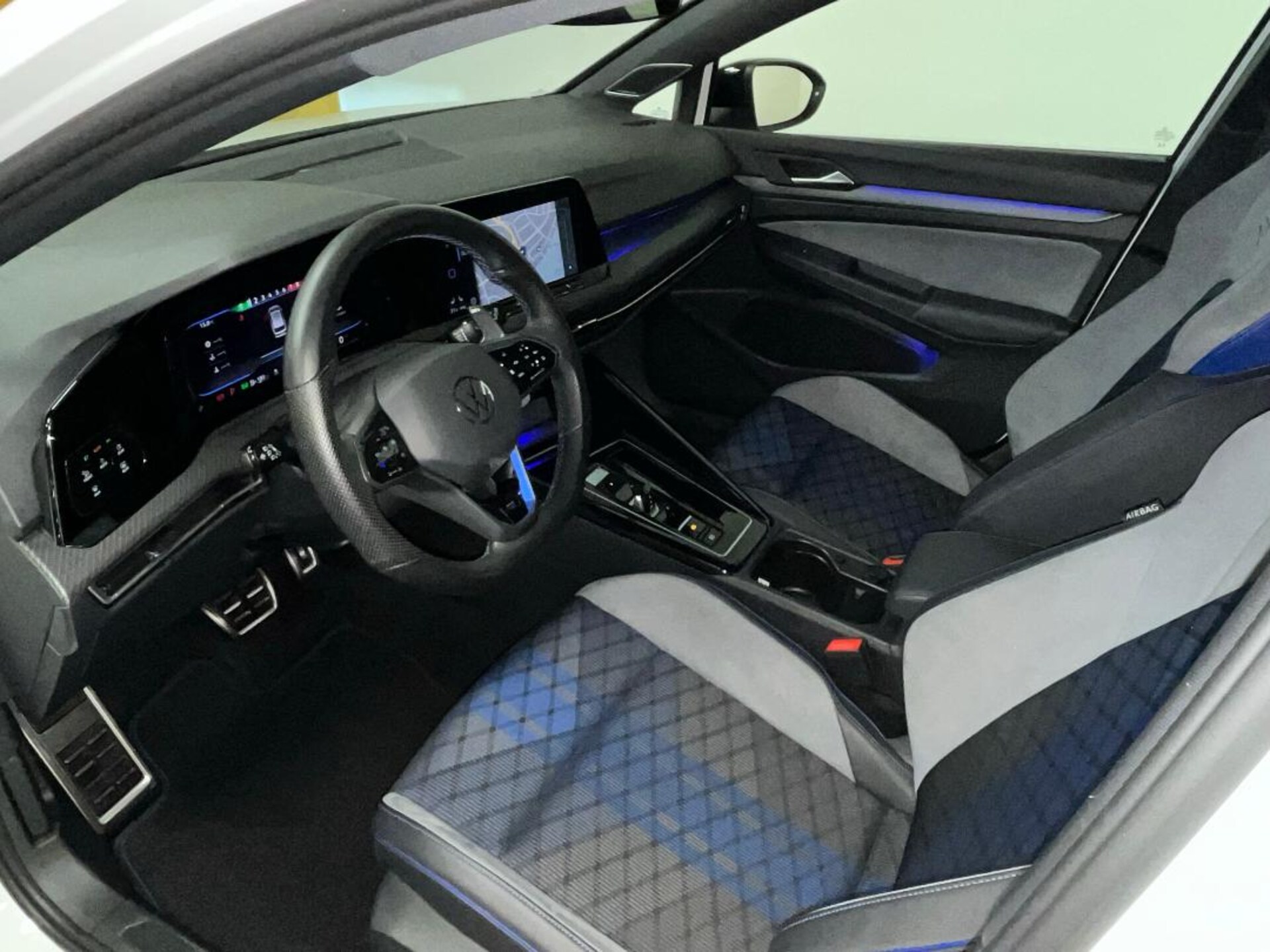 Volkswagen Golf Variant R