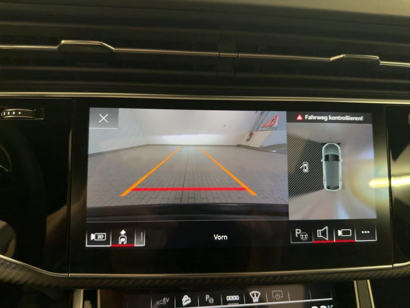 Bild über Audi Q8 SUV TFSI e S line business TFSI e quattro 360 kW tiptronic - für weitere Informationen kontaktieren Sie den Audi Partner
