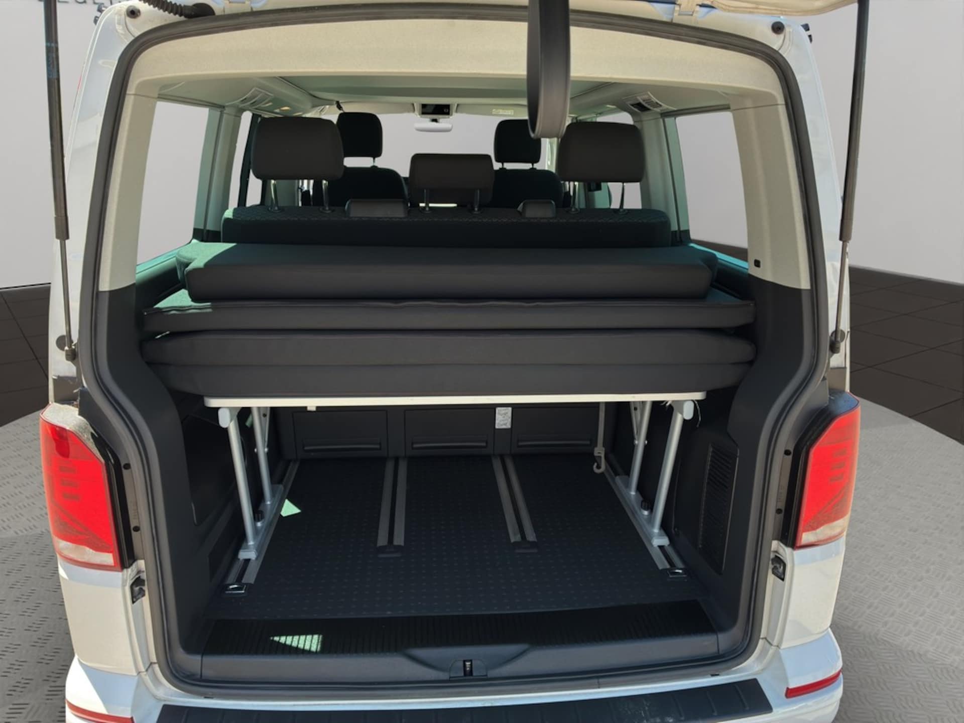 Volkswagen T6.1 California Beach