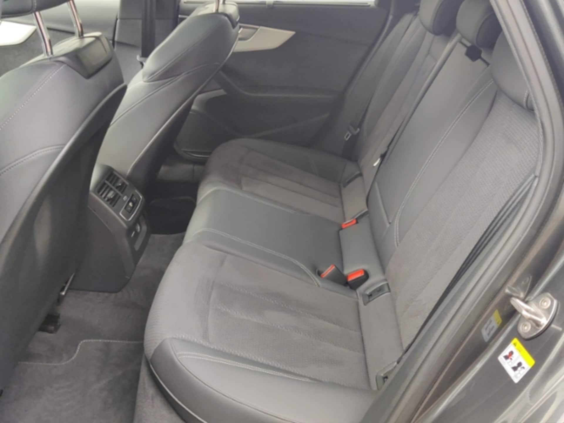 Audi A4 Avant S line