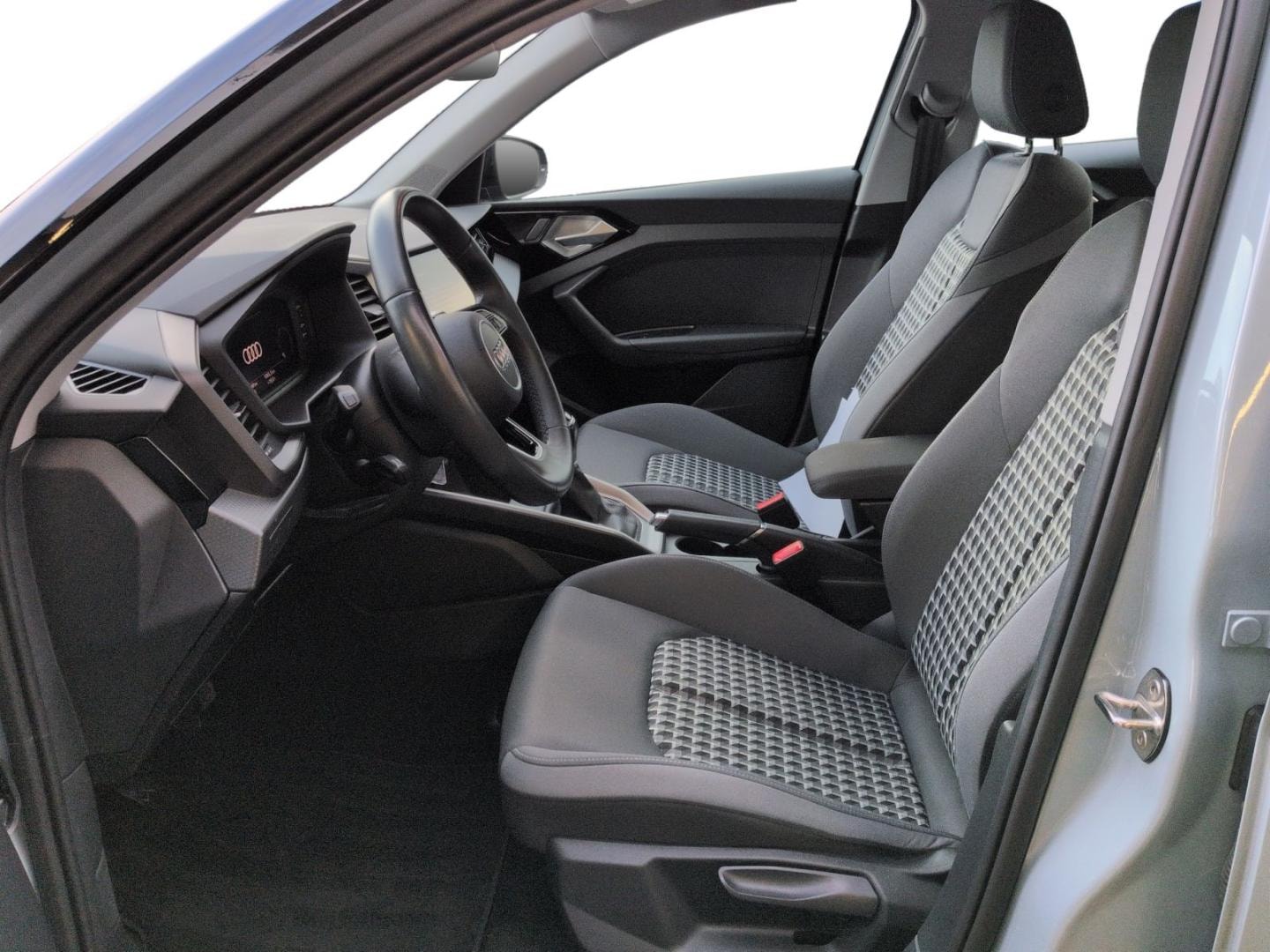Bild über Audi A1 Sportback S line 25 TFSI Schaltgetriebe - für weitere Informationen kontaktieren Sie den Audi Partner
