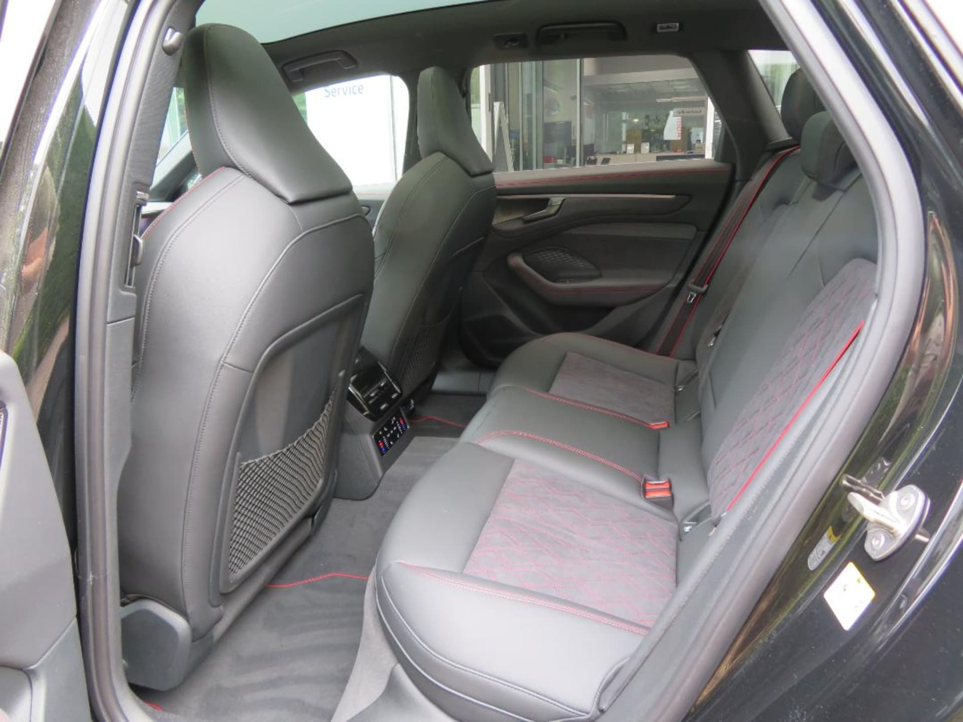 Audi A6 Avant S line
