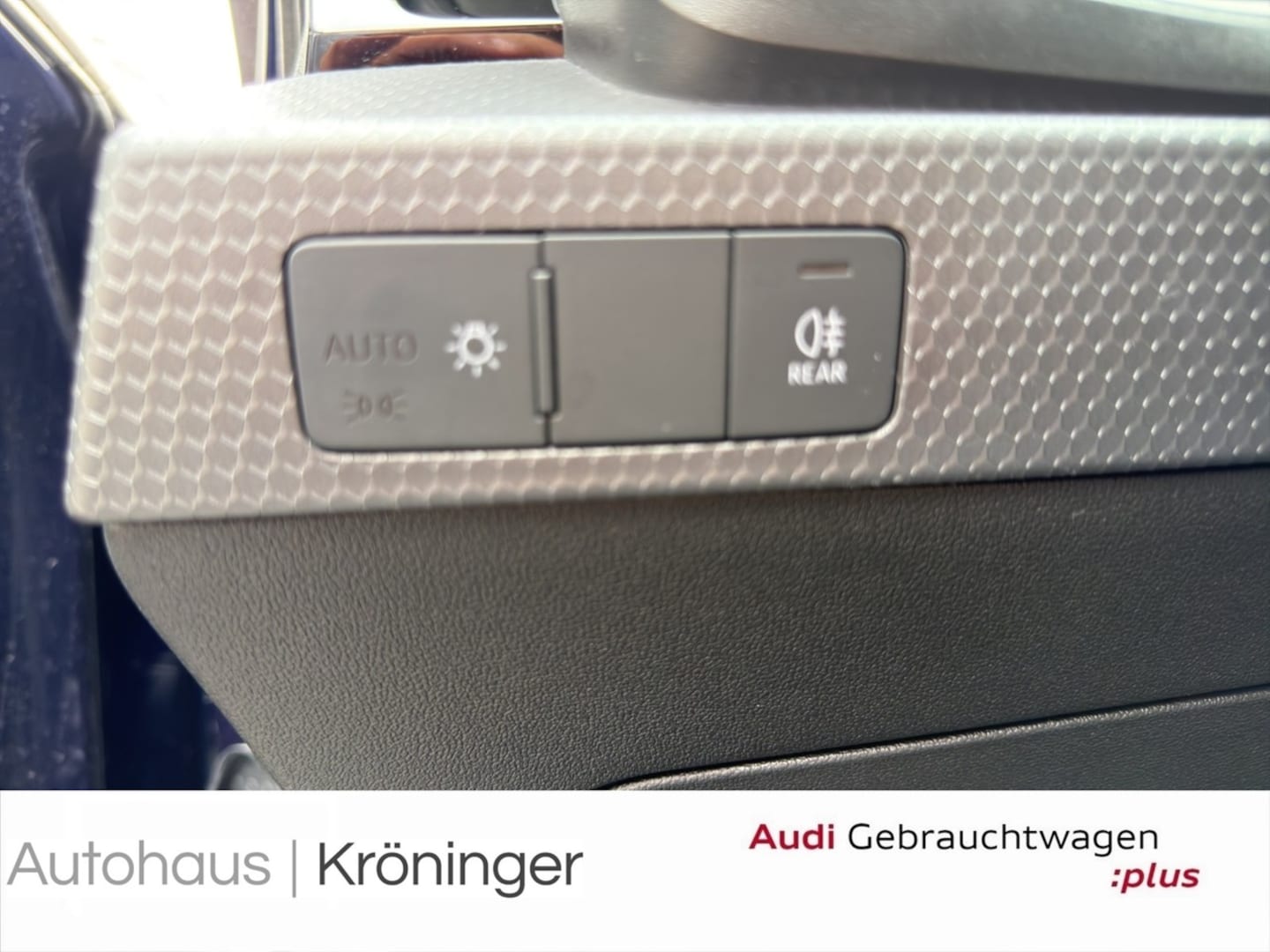 Bild über Audi A1 allstreet 30 TFSI S tronic - für weitere Informationen kontaktieren Sie den Audi Partner