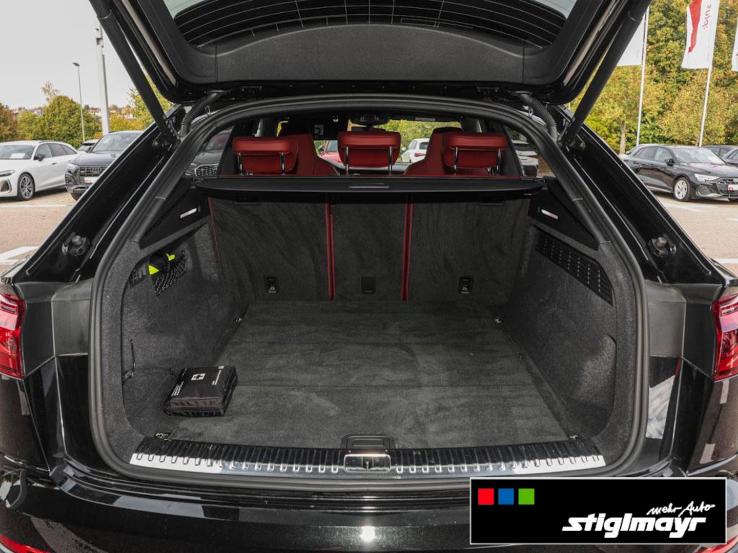 Bild über Audi SQ8 SUV TFSI quattro tiptronic - für weitere Informationen kontaktieren Sie den Audi Partner