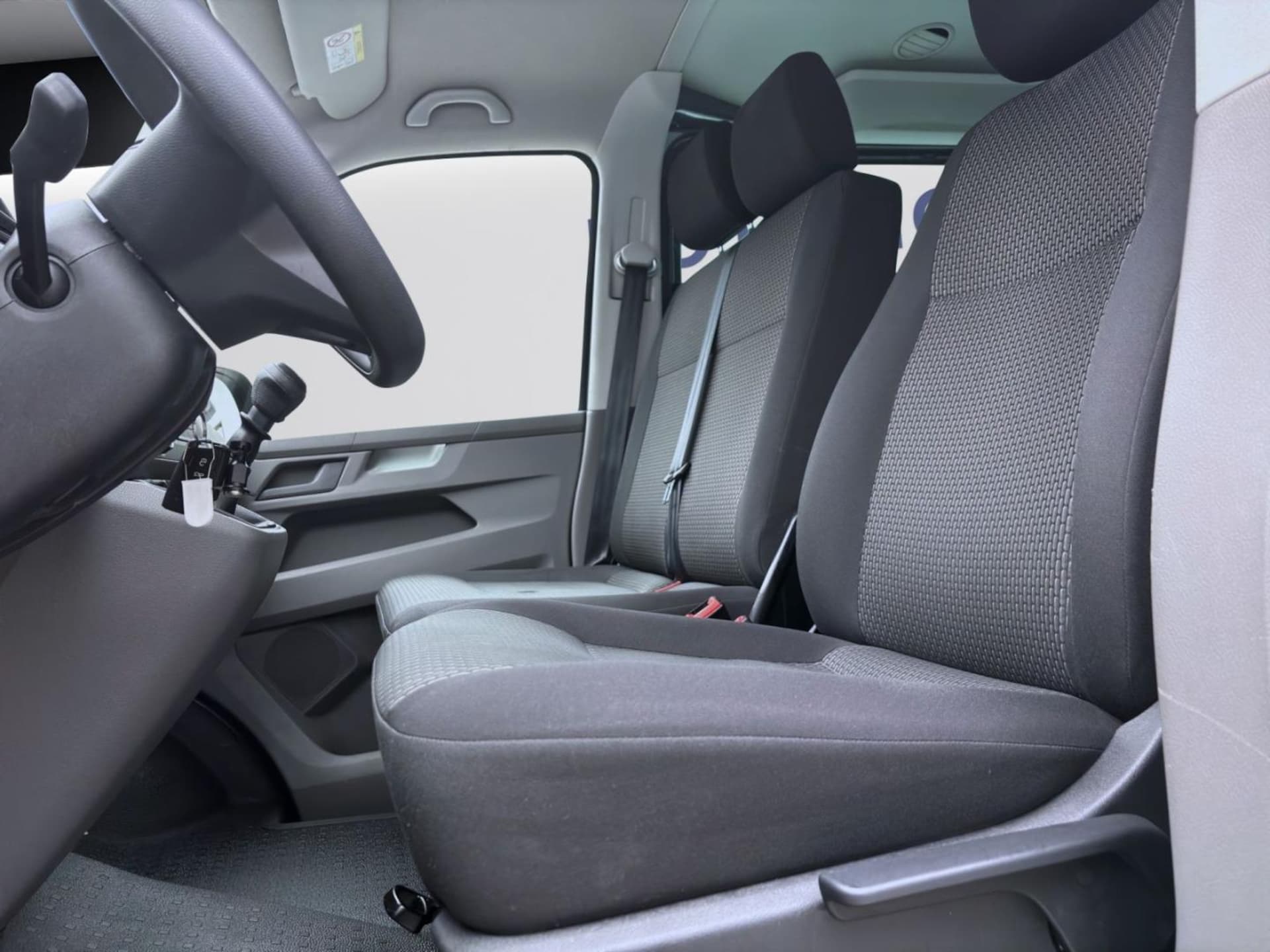 Volkswagen T6.1 Transporter Kombi kurzer Radstand