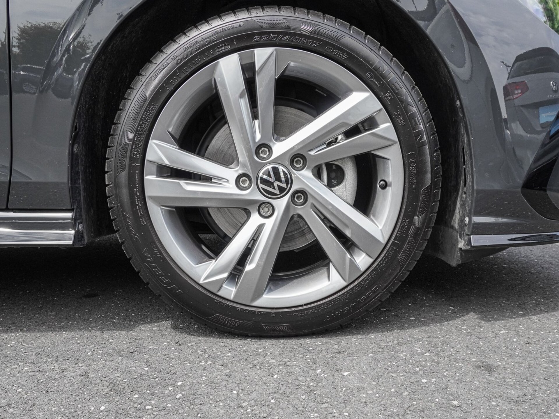 Volkswagen Golf R-Line