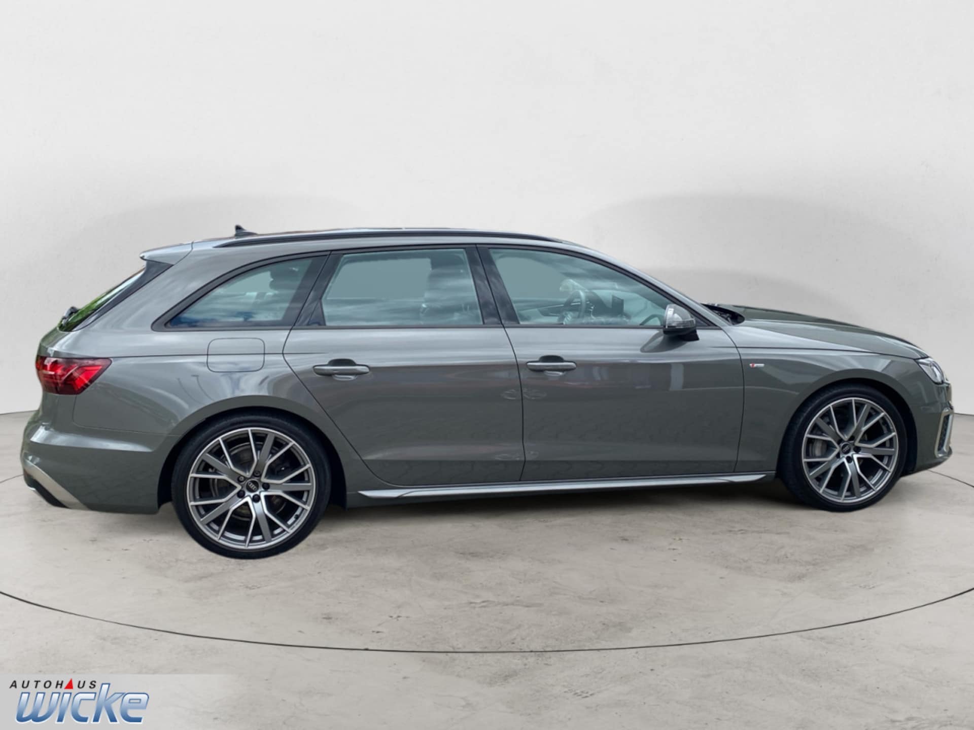 Audi A4 Avant S line