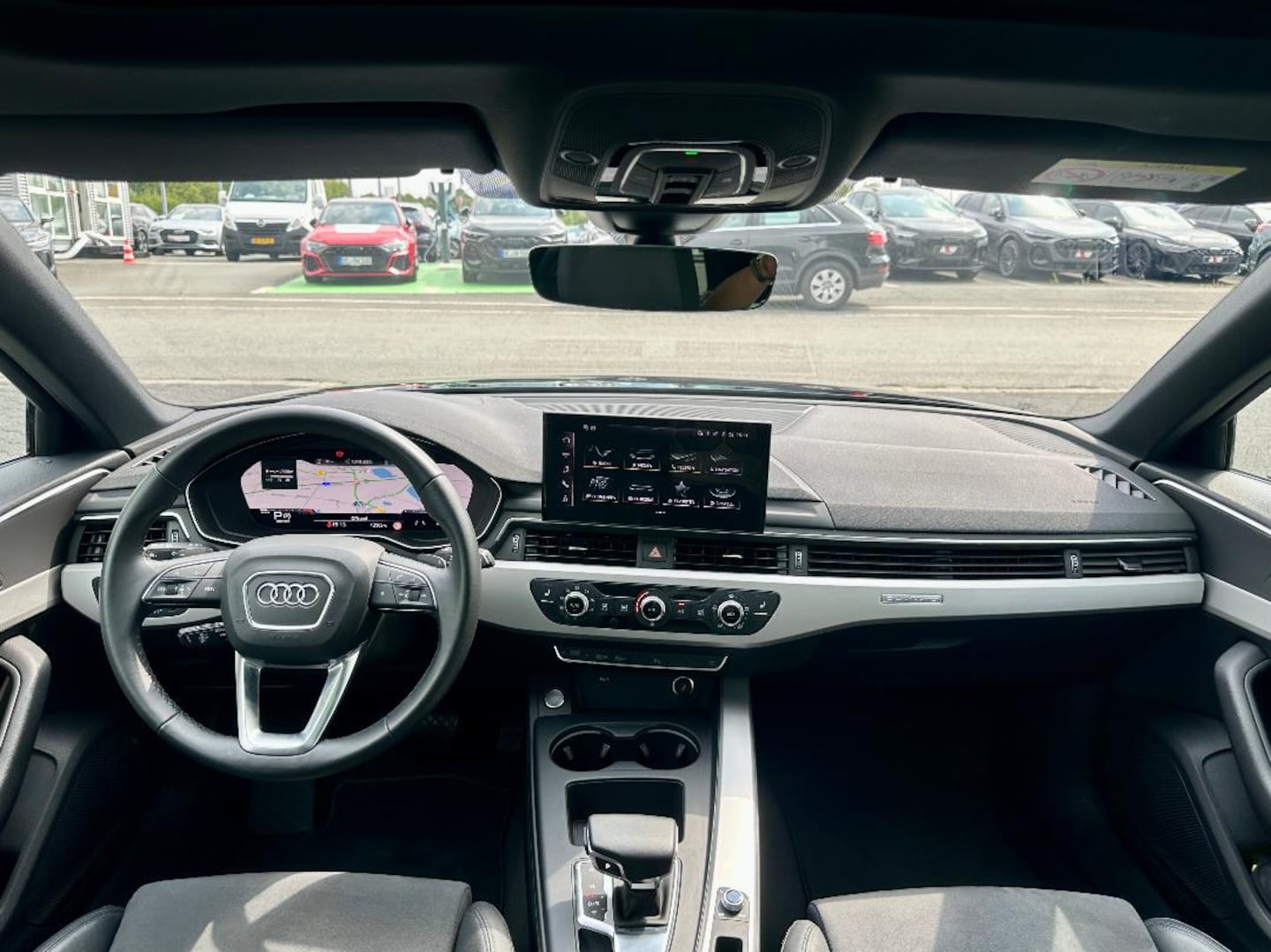 Bild über Audi A4 Avant S line 45 TFSI quattro S tronic - für weitere Informationen kontaktieren Sie den Audi Partner