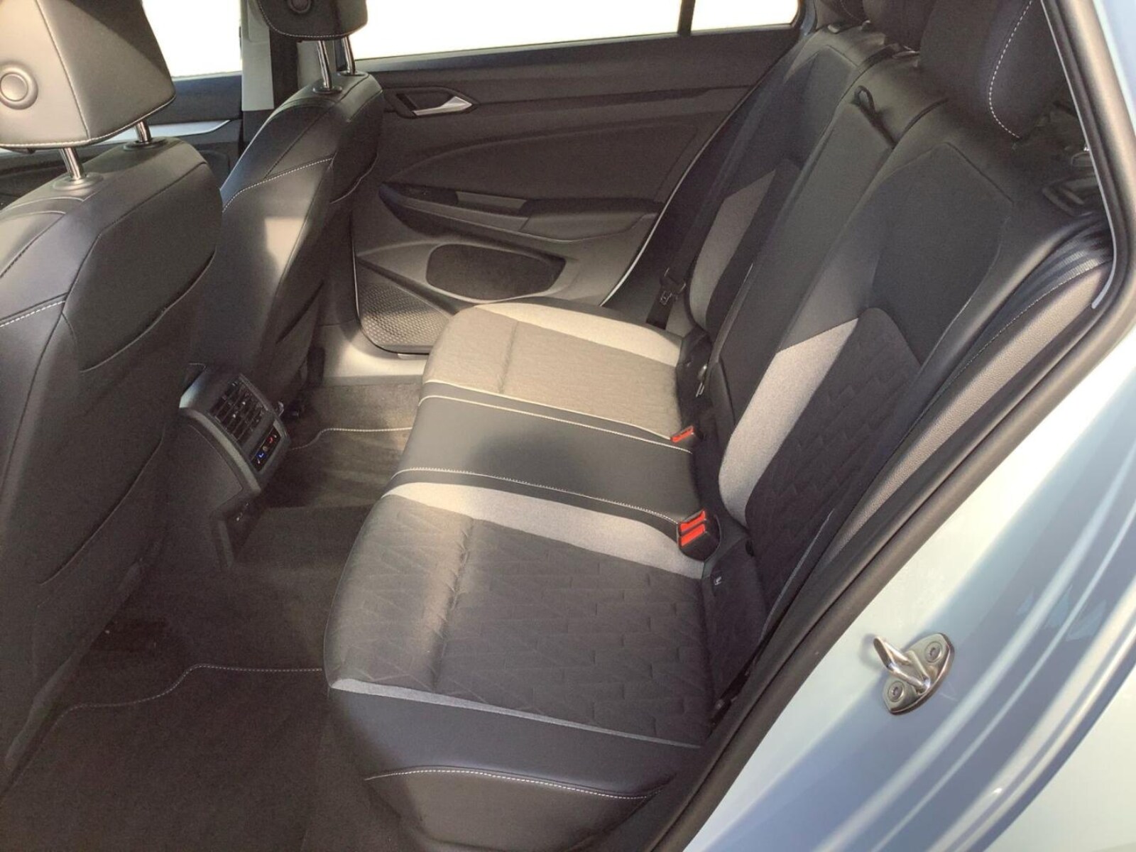 Volkswagen Golf Variant – Bild 9