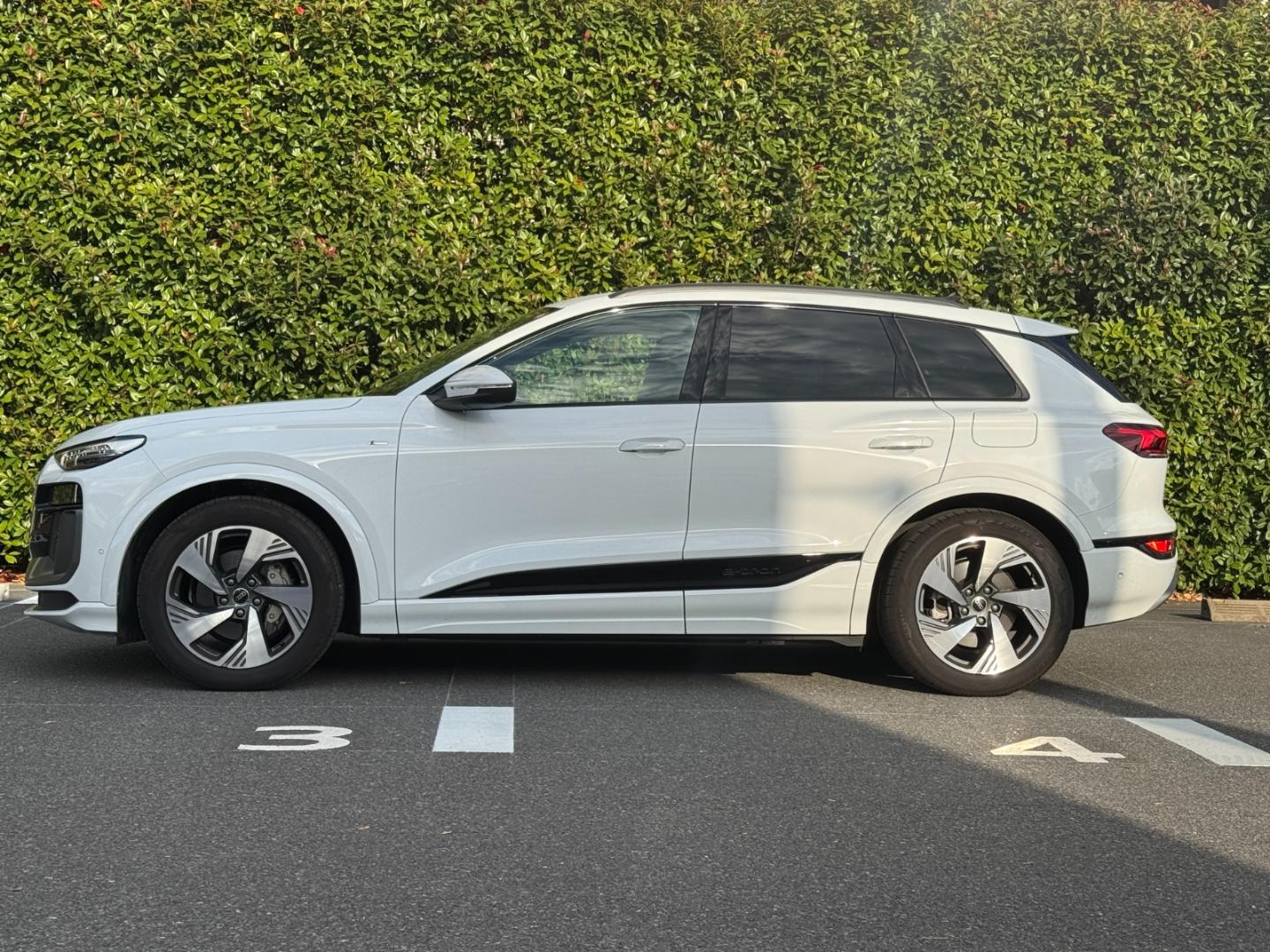 Audi Q6 SUV e-tron quattro advanced for more details contact your dealer