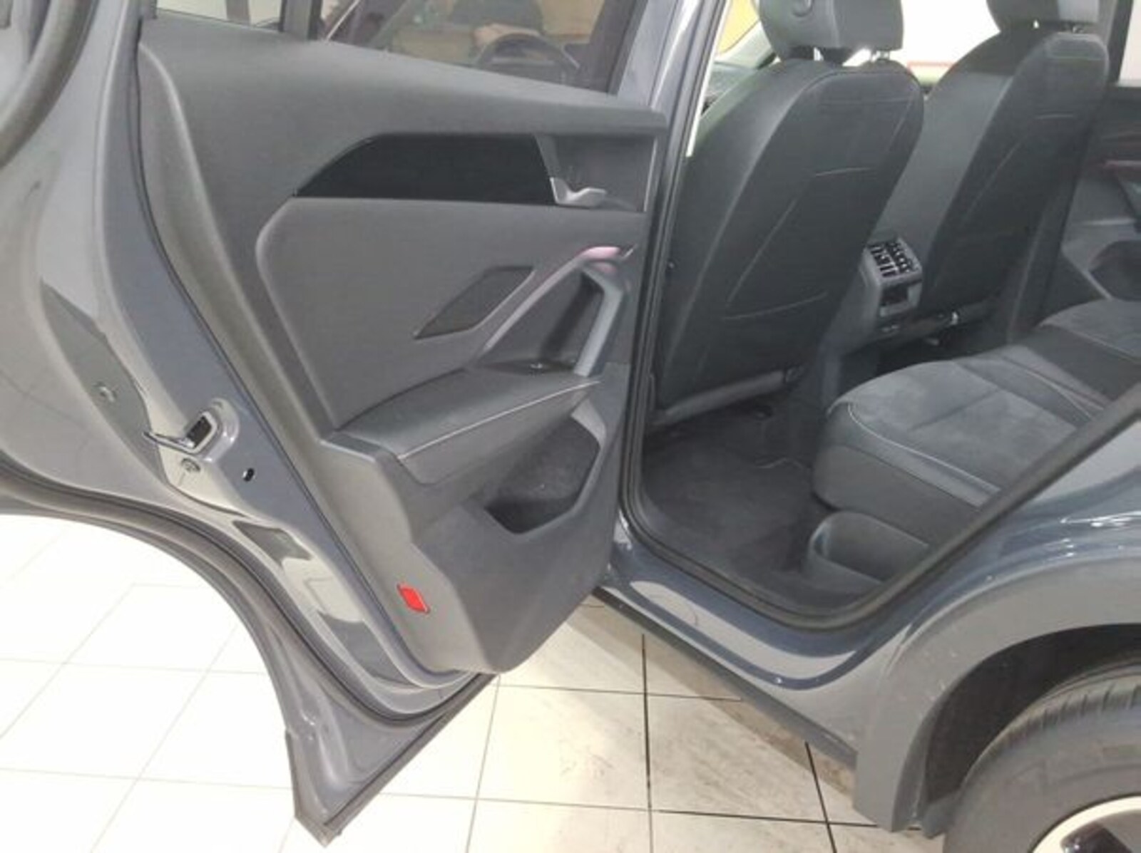 Volkswagen Tiguan – Bild 8