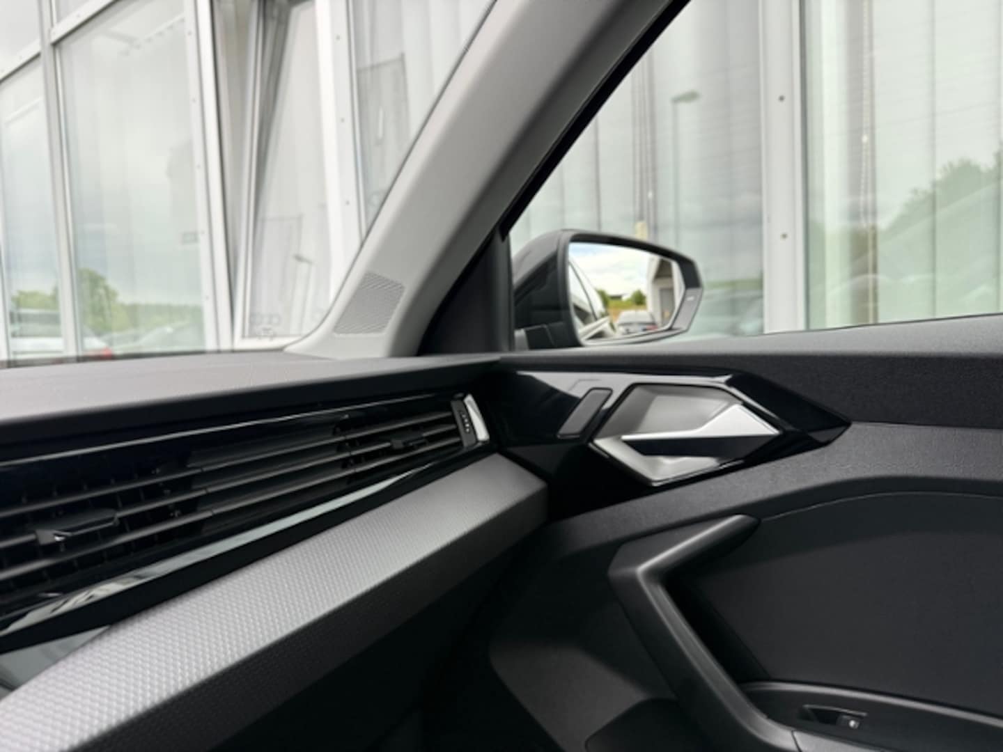 Bild über Audi A1 Sportback advanced 30 TFSI S tronic - für weitere Informationen kontaktieren Sie den Audi Partner