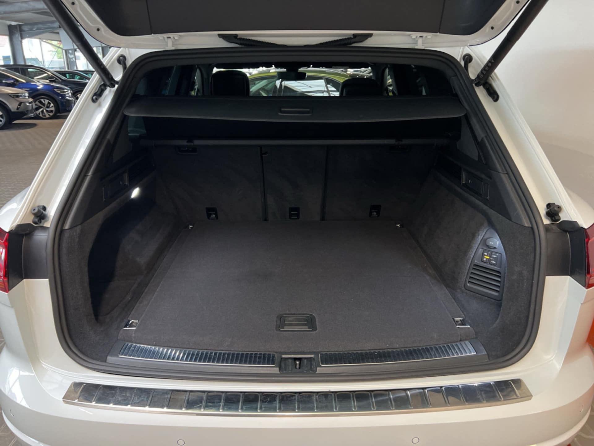 Volkswagen Touareg R
