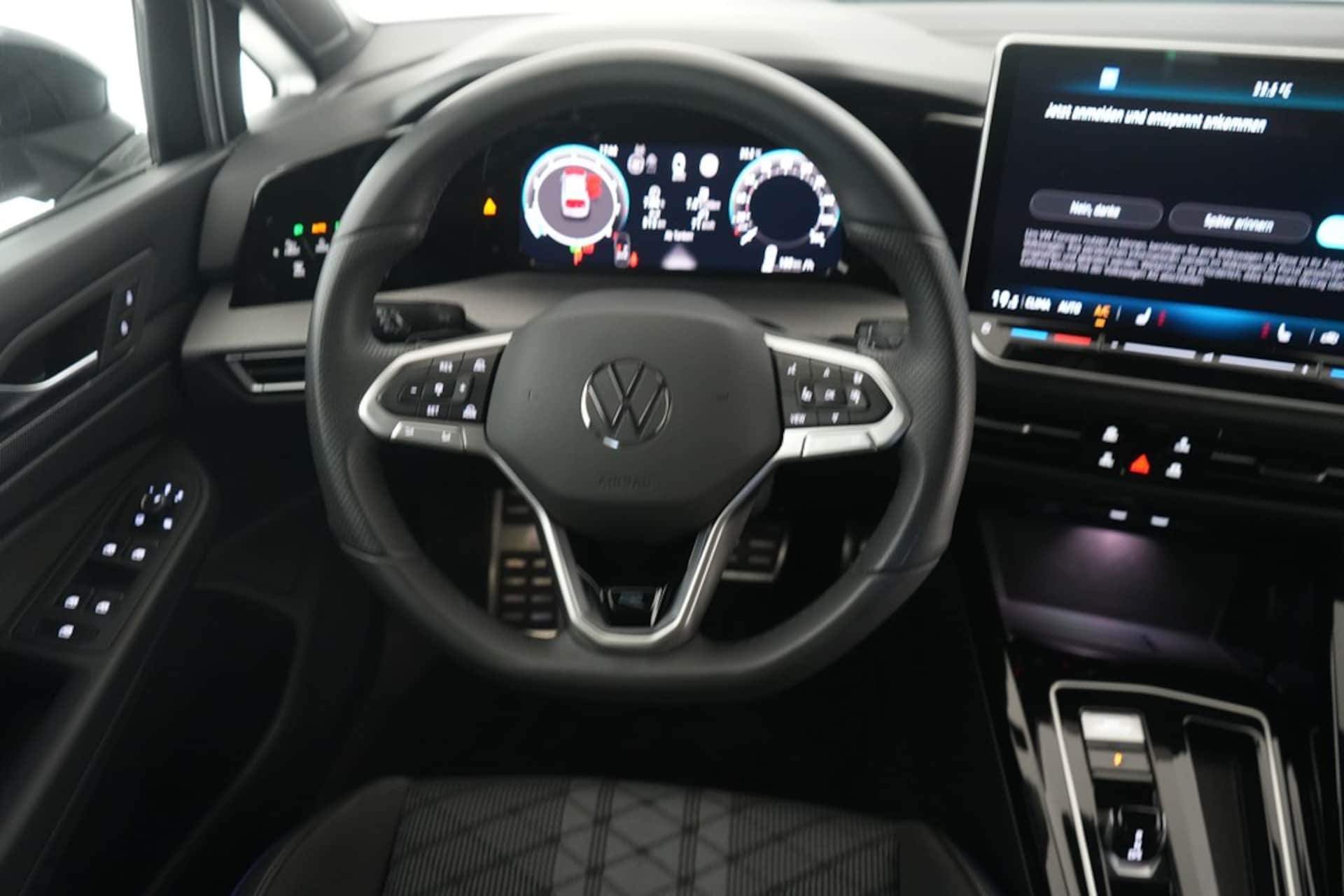Volkswagen Golf R-Line