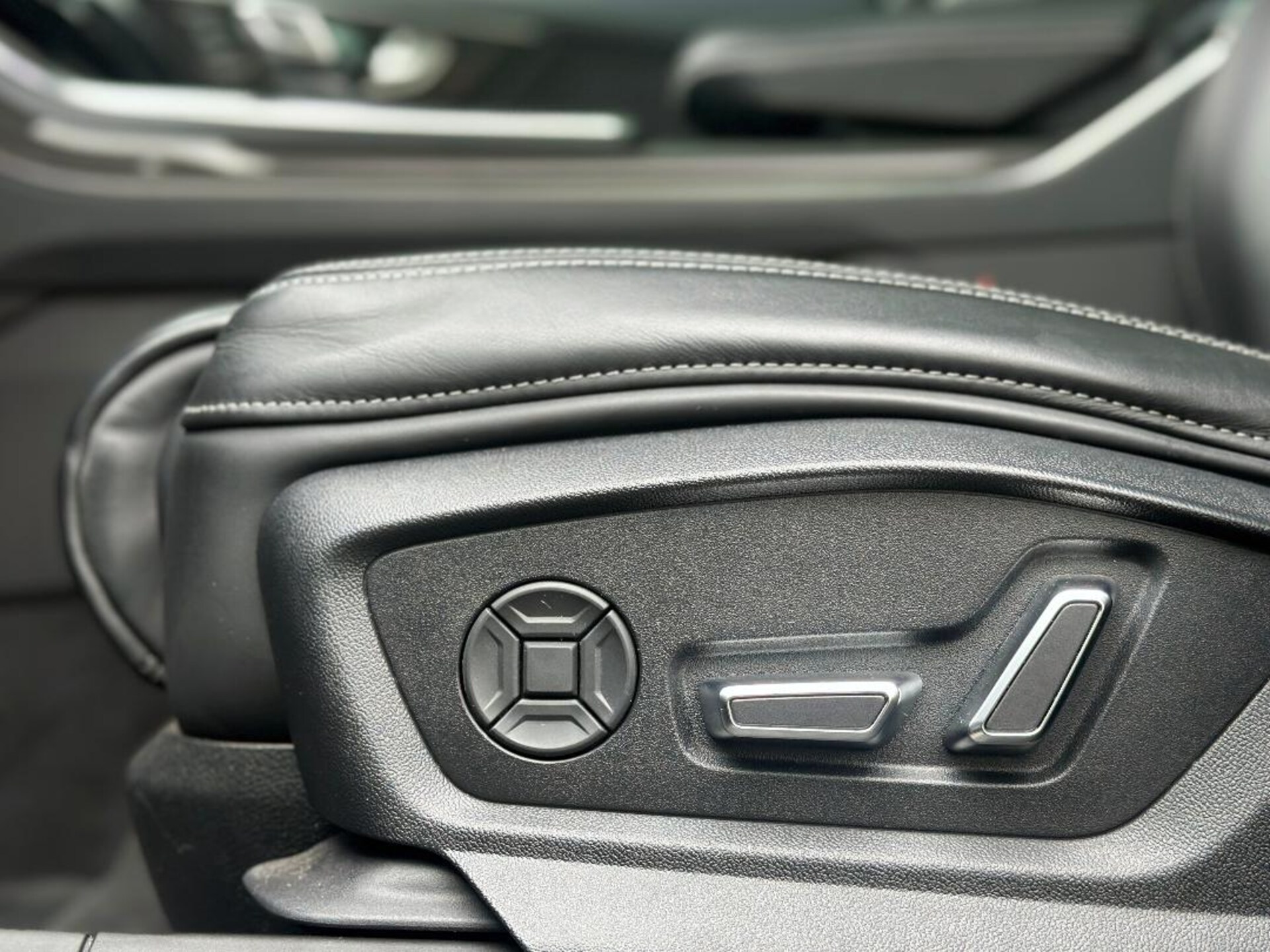 Audi SQ8 SUV