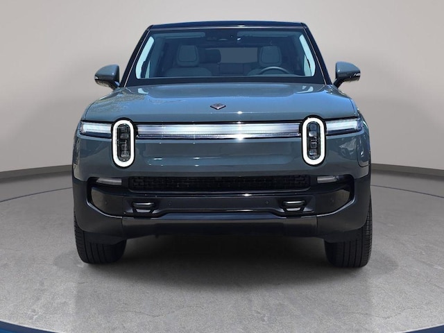 2025 Rivian R1S