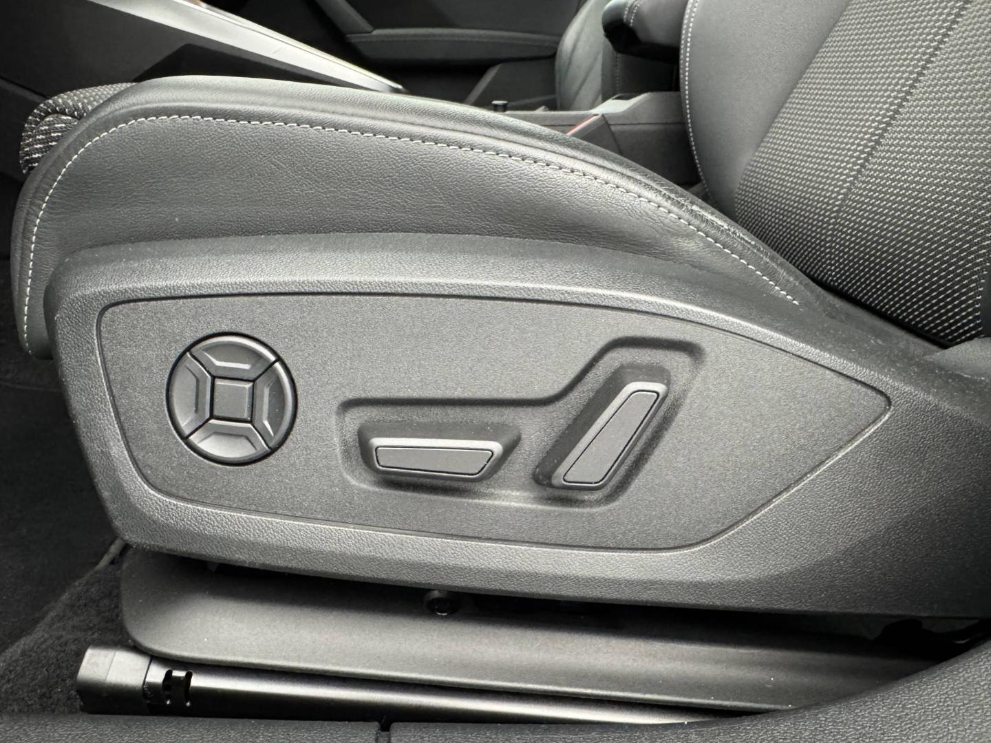 Image about Audi A3 Sportback S line 35 TDI 110 kW (150 ch) S tronic