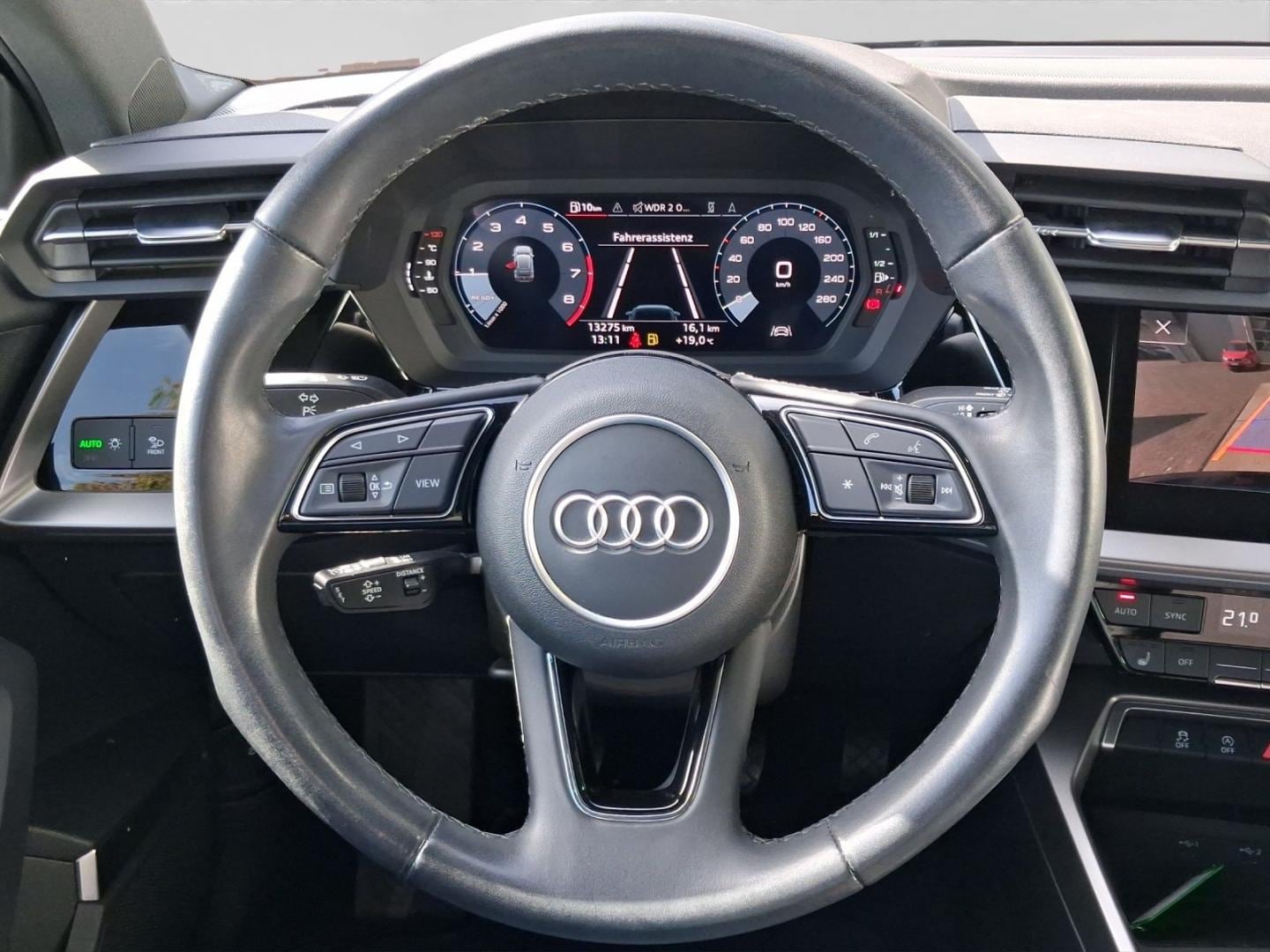 Bild über Audi A3 Sportback S line 35 TFSI Schaltgetriebe - für weitere Informationen kontaktieren Sie den Audi Partner